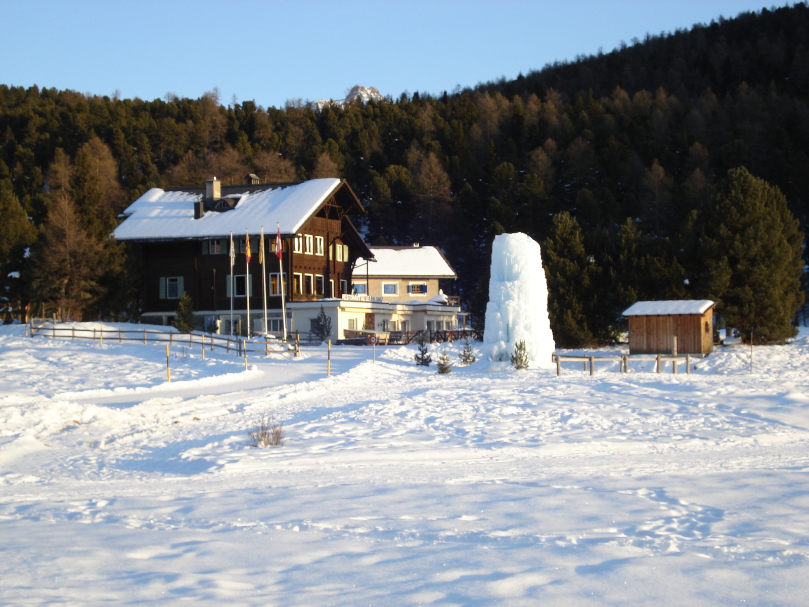 รูปถ่าย สวิสเซอร์แลนด์(Switzerland) เซนต์มอริตซ์ ชลาริญญา(St Moritz Schlarigna) 2007-01 75