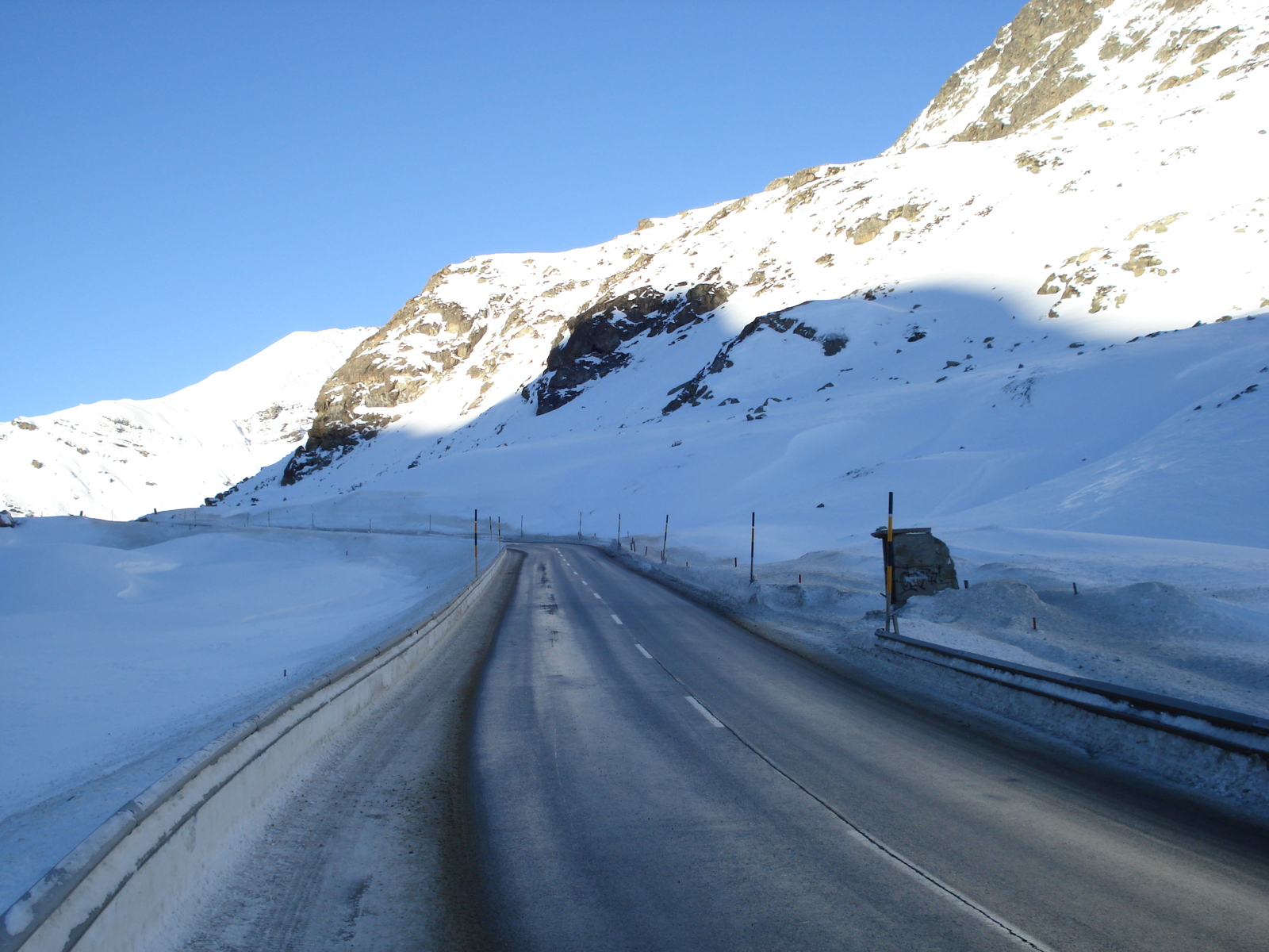 รูปถ่าย สวิสเซอร์แลนด์(Switzerland) ถนนจากคูร์ไปเซนต์มอริตซ์(Chur to St Moritz Road) 2007-01 56