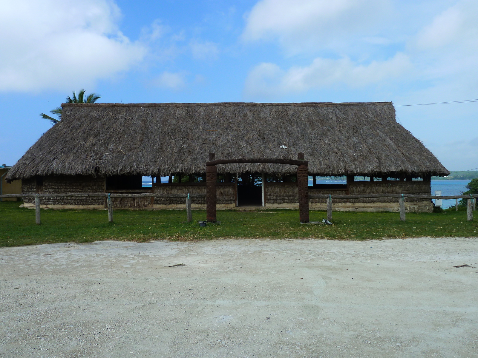 รูปถ่าย นิวแคลิโดเนีย(New Caledonia) เกาะลีฟู(Lifou) ลูเอซิลลา(Luecilla) 2010-05 32