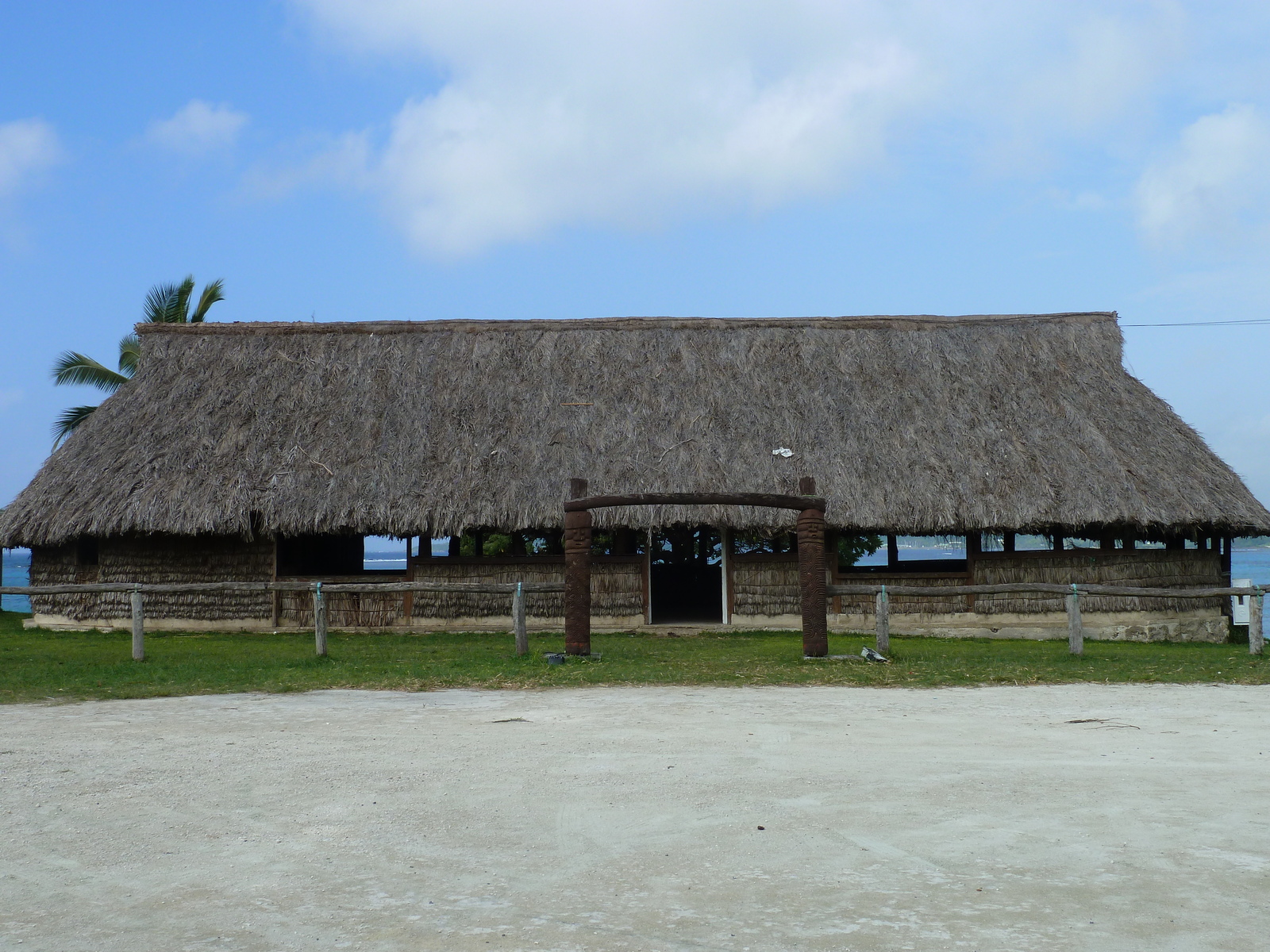 รูปถ่าย นิวแคลิโดเนีย(New Caledonia) เกาะลีฟู(Lifou) ลูเอซิลลา(Luecilla) 2010-05 26