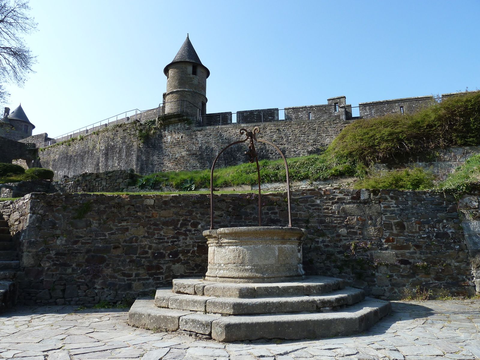 รูปถ่าย ฝรั่งเศส(France) ฟูแฌร์(Fougeres) 2010-04 50