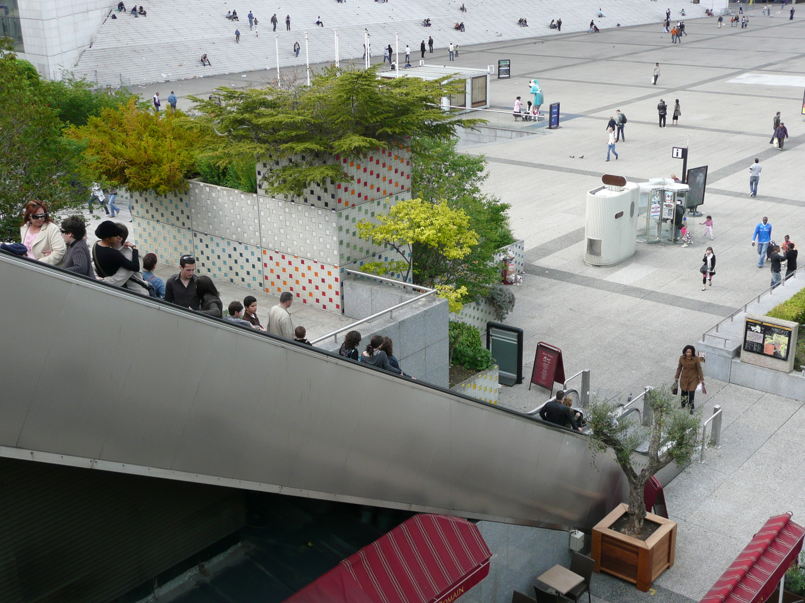 รูปถ่าย ฝรั่งเศส(France) ปารีส(Paris) ลาเดฟ็องส์(La Defense) 2007-05 215