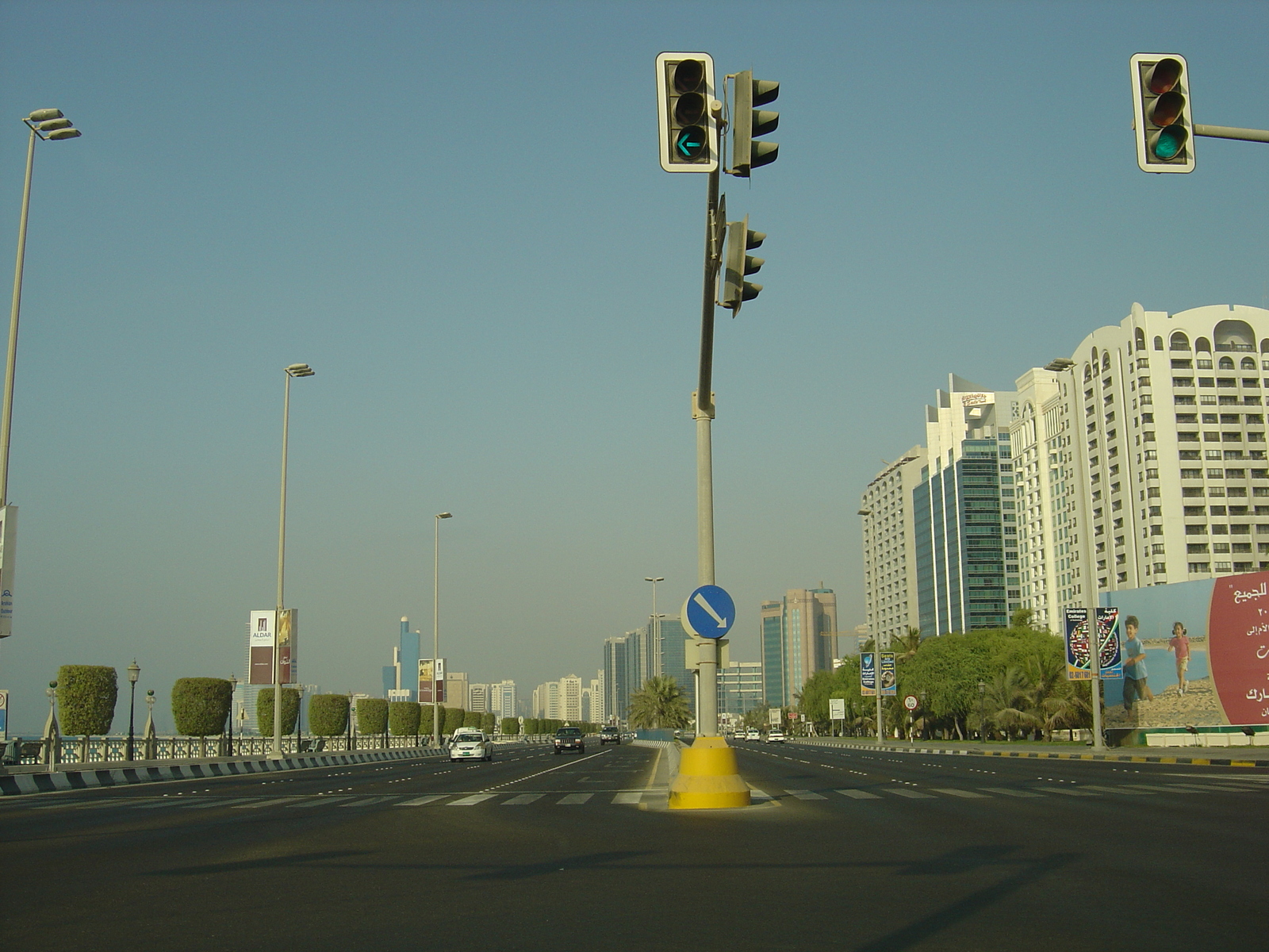 รูปถ่าย สหรัฐอาหรับเอมิเรตส์(United Arab Emirates) อาบูดาบี(Abu Dhabi) 2005-09 48