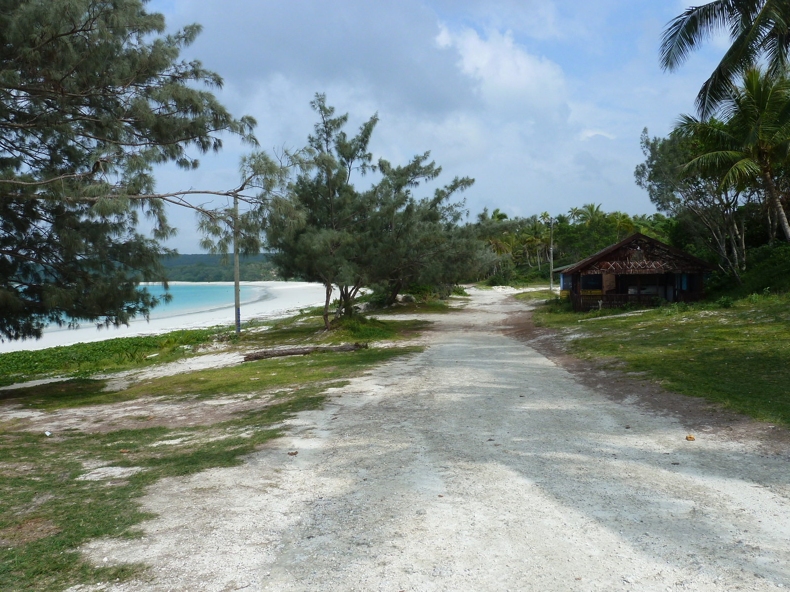รูปถ่าย นิวแคลิโดเนีย(New Caledonia) เกาะลีฟู(Lifou) ลูเอซิลลา(Luecilla) 2010-05 45