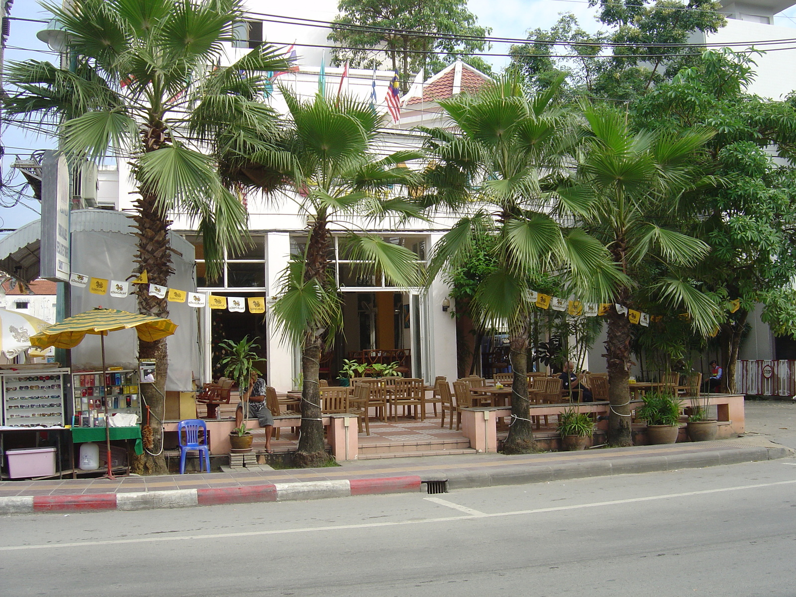 รูปถ่าย ไทย(Thailand) ภูเก็ต(Phuket) ป่าตอง(Patong) ถนนสาย 2(2nd Road) 2005-12 10
