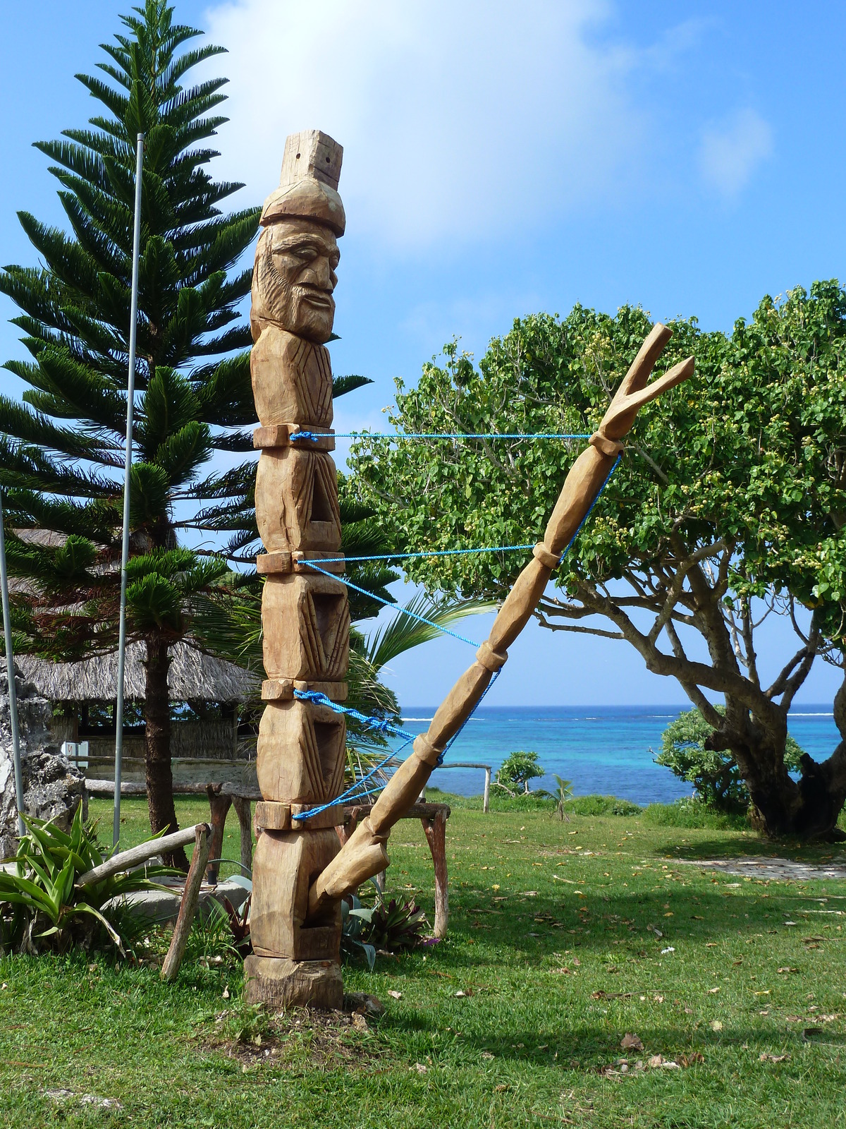 รูปถ่าย นิวแคลิโดเนีย(New Caledonia) เกาะลีฟู(Lifou) ลูเอซิลลา(Luecilla) 2010-05 43