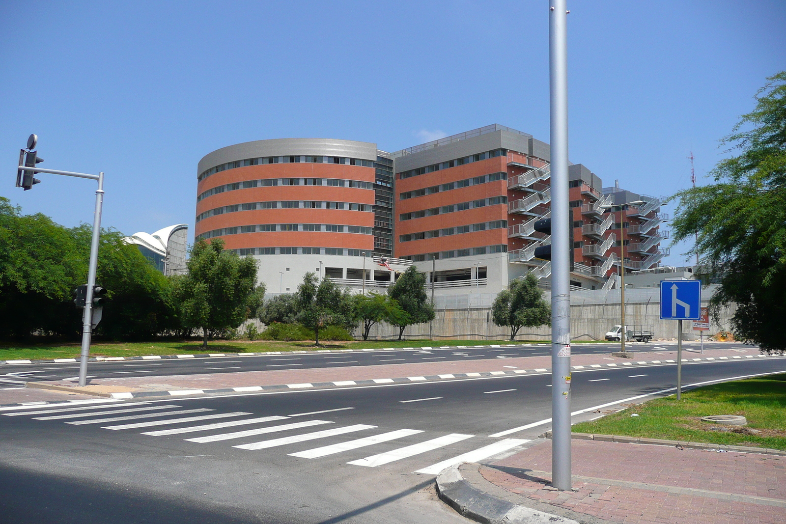 รูปถ่าย อิสราเอล(Israel) เทลอาวีฟ(Tel Aviv) ถนนโรกัค(Rokach Street) 2007-06 15