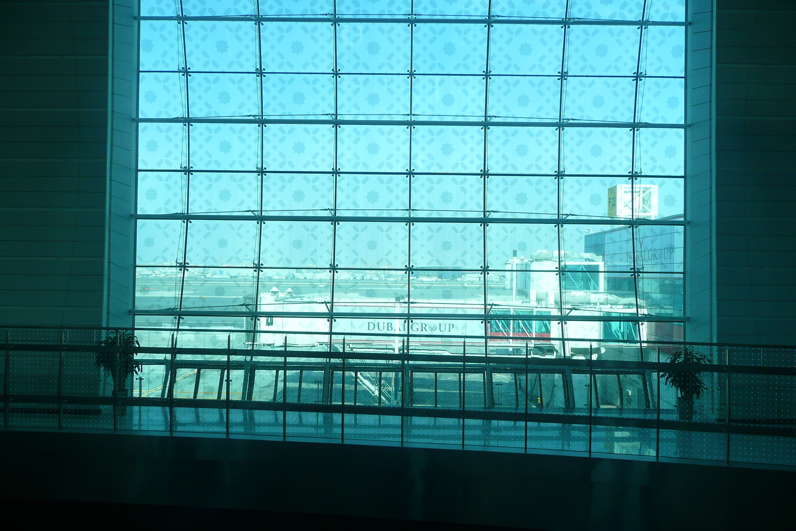รูปถ่าย สหรัฐอาหรับเอมิเรตส์(United Arab Emirates) ดูไบ(Dubai) สนามบินดูไบ(Dubai International Airport) 2009-01 0
