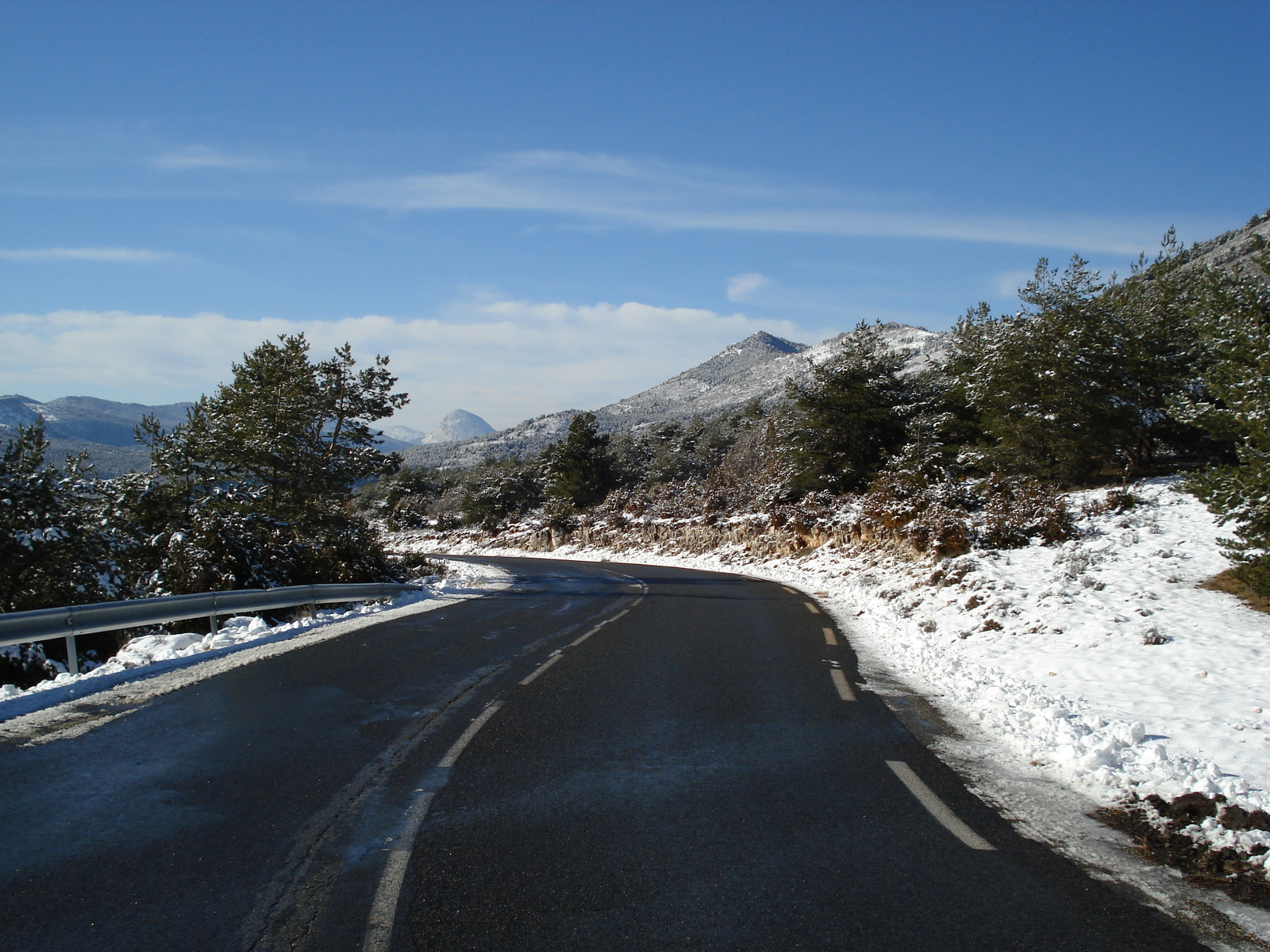 รูปถ่าย ฝรั่งเศส(France) ถนนจากกูร์เซกูลไปเกรโอลีแยร์-เล-เนจ(Coursegoule to Greolieres les neiges road) 2007-01 96