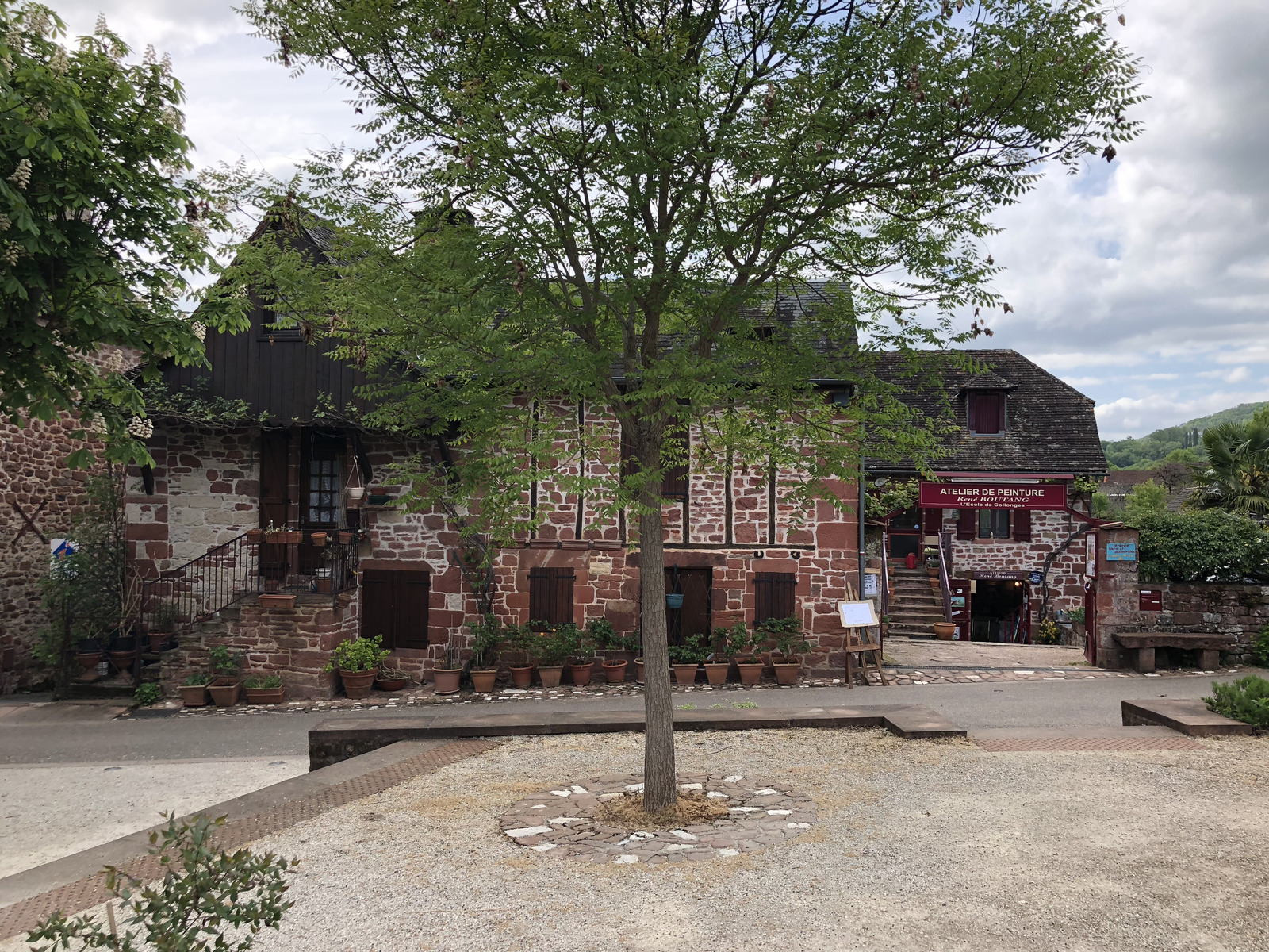 รูปถ่าย ฝรั่งเศส(France) กอลงฌ์-ลา-รูฌ(Collonges la Rouge) 2018-04 68