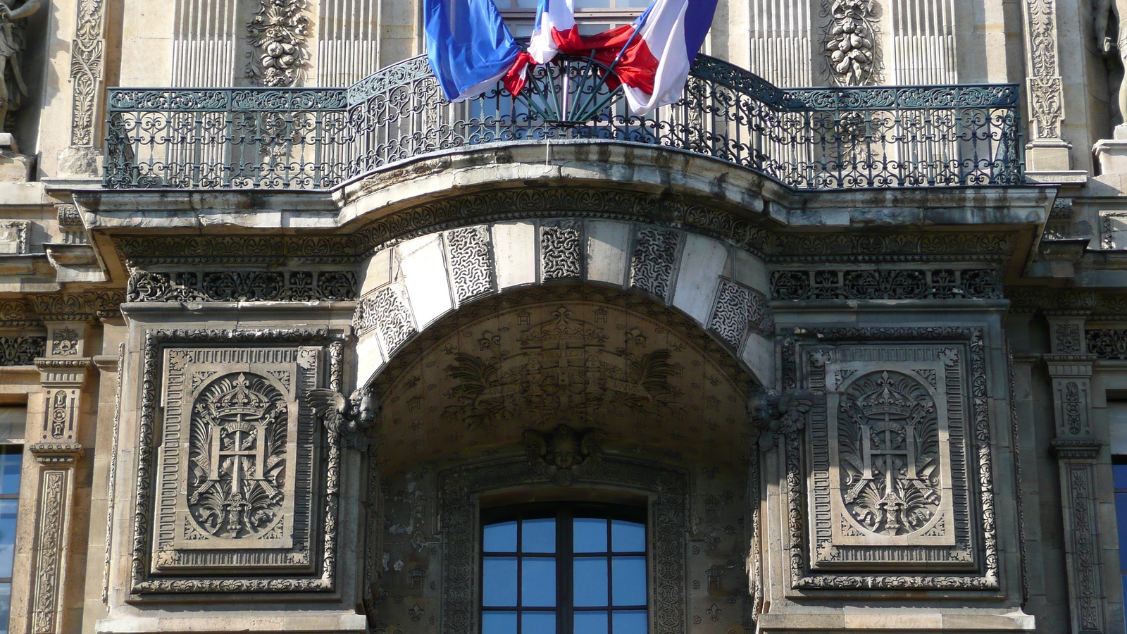รูปถ่าย ฝรั่งเศส(France) ปารีส(Paris) ลูฟว์(Louvre) ด้านหน้าพระราชวังลูฟวร์ริมแม่น้ำ(Riverside facade of Louvre) 2007-07 47