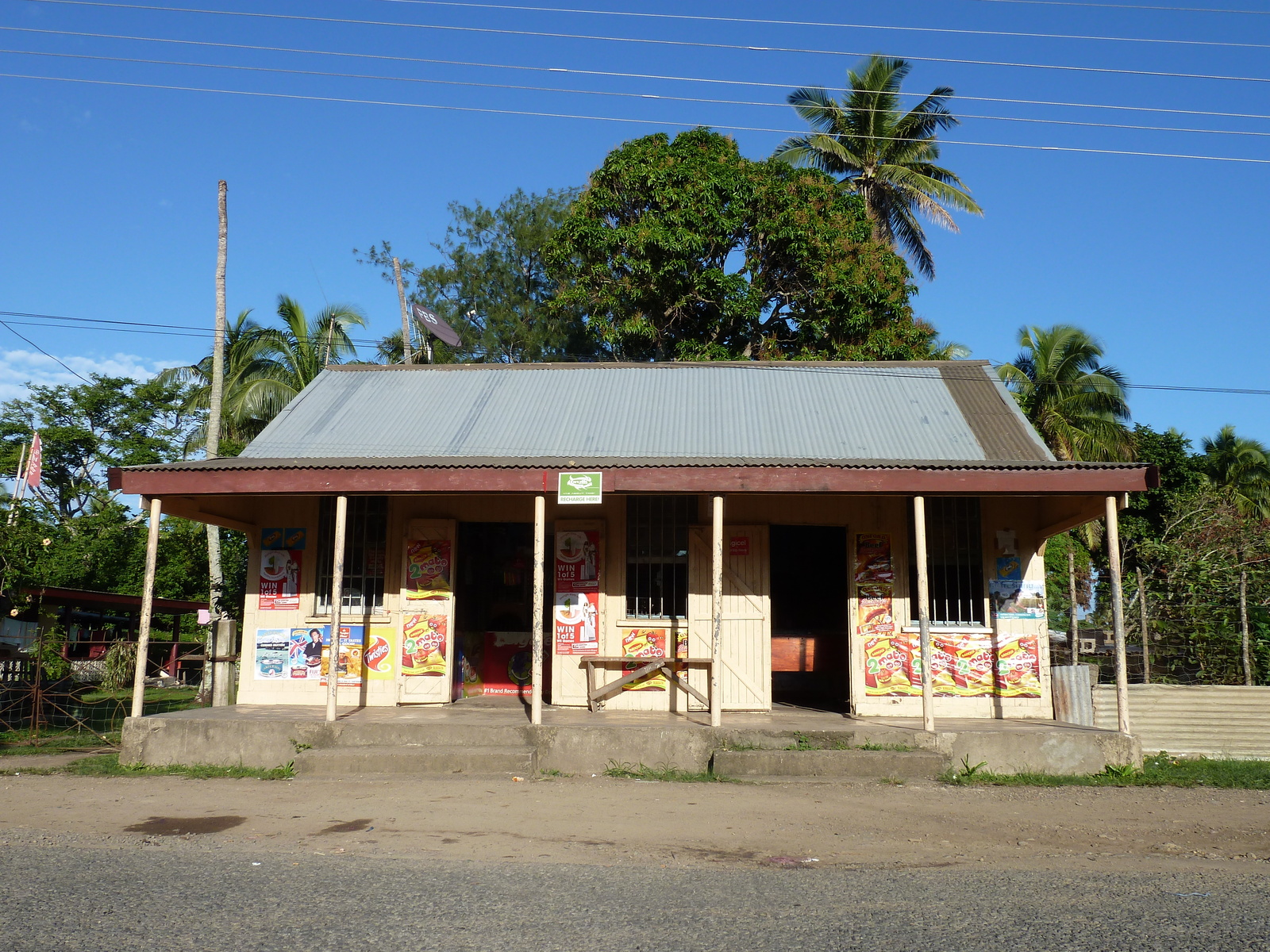 รูปถ่าย ฟิจิ(Fiji) ถนนจากนาดีไปซิงกาโตกา(Nadi to Sigatoka road) 2010-05 13