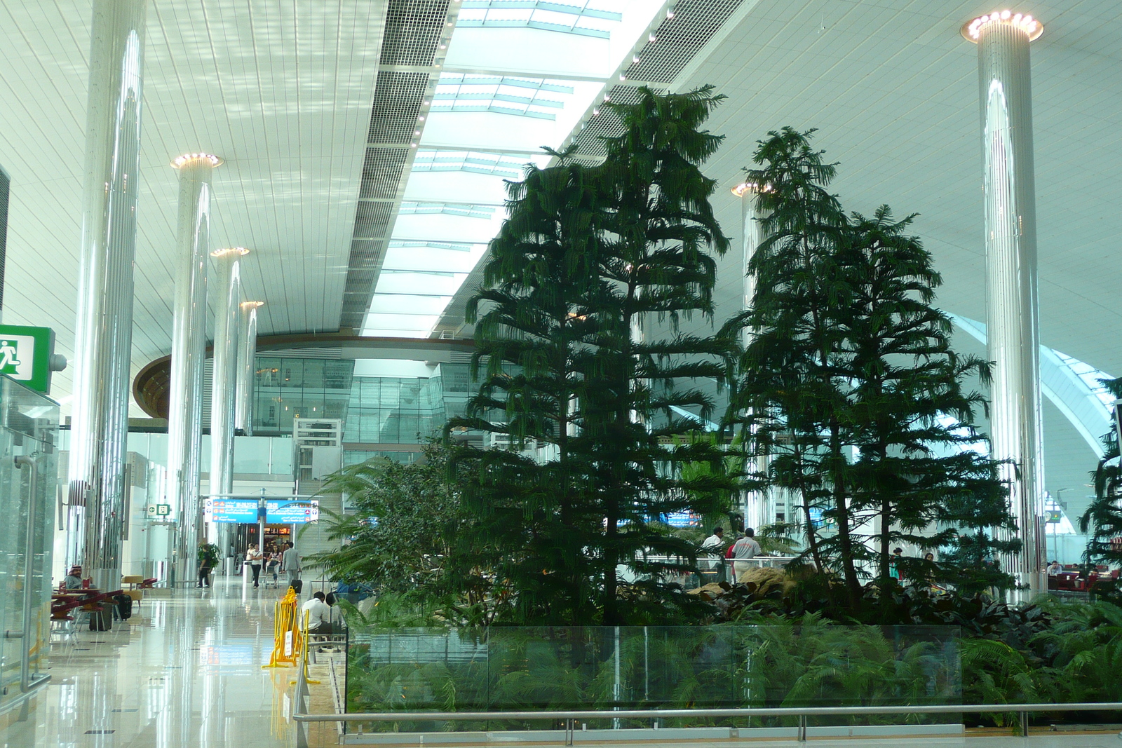 รูปถ่าย สหรัฐอาหรับเอมิเรตส์(United Arab Emirates) ดูไบ(Dubai) สนามบินดูไบ(Dubai International Airport) 2009-01 6