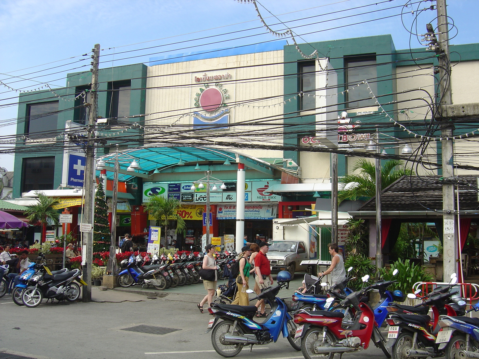 รูปถ่าย ไทย(Thailand) ภูเก็ต(Phuket) ป่าตอง(Patong) ถนนคนเดิน(Walking Street) 2005-12 10