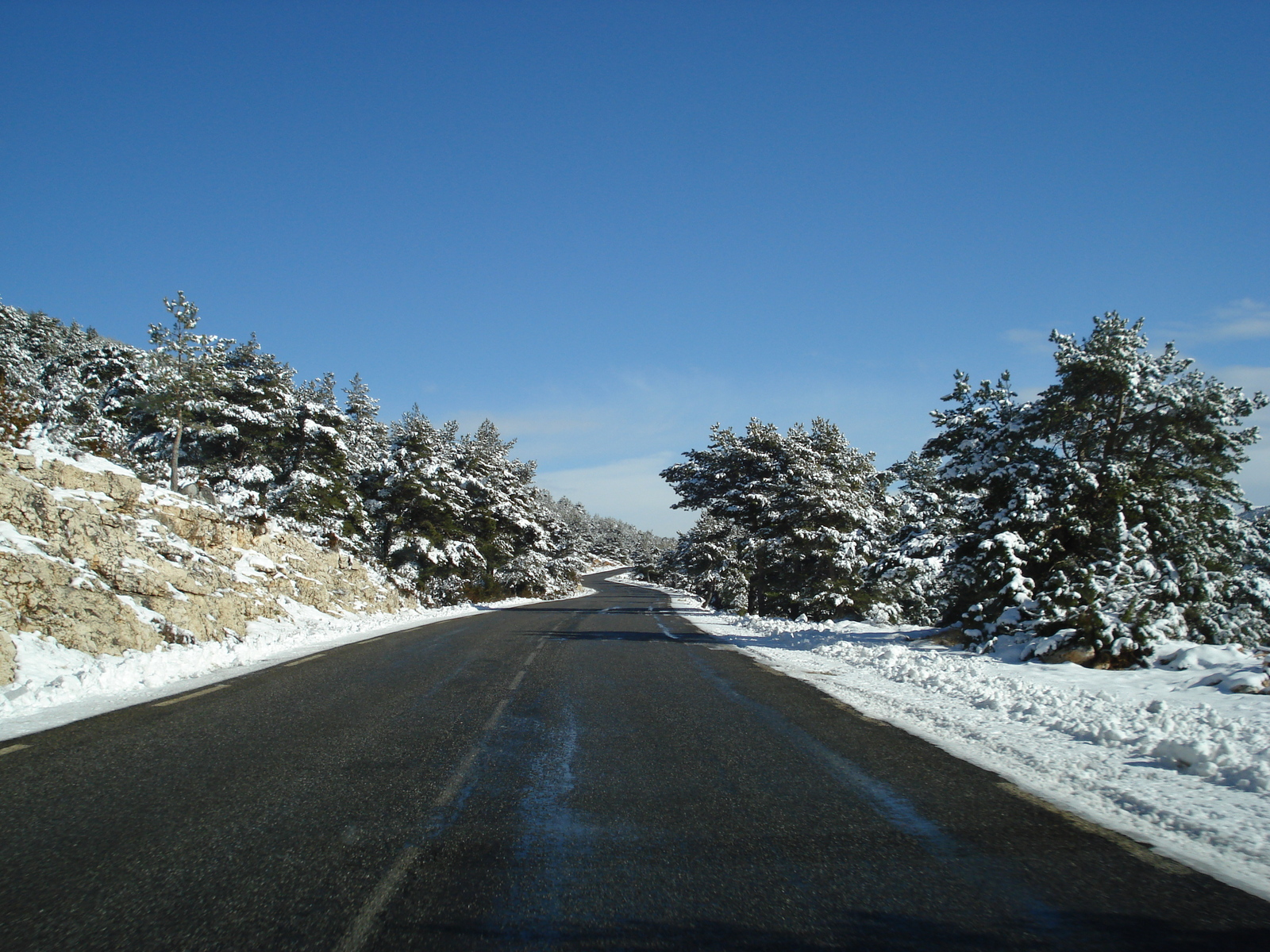 รูปถ่าย ฝรั่งเศส(France) ถนนจากกูร์เซกูลไปเกรโอลีแยร์-เล-เนจ(Coursegoule to Greolieres les neiges road) 2007-01 54