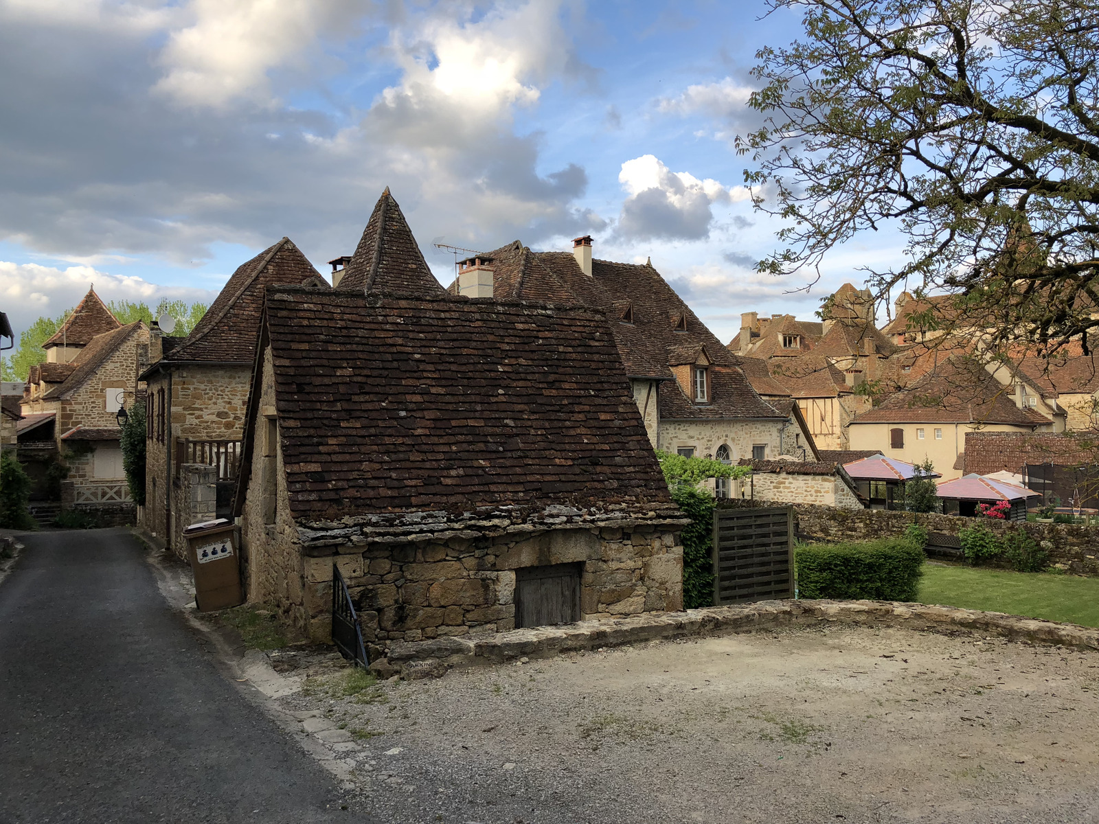 รูปถ่าย ฝรั่งเศส(France) กาเรนนัก(Carennac) 2018-04 100