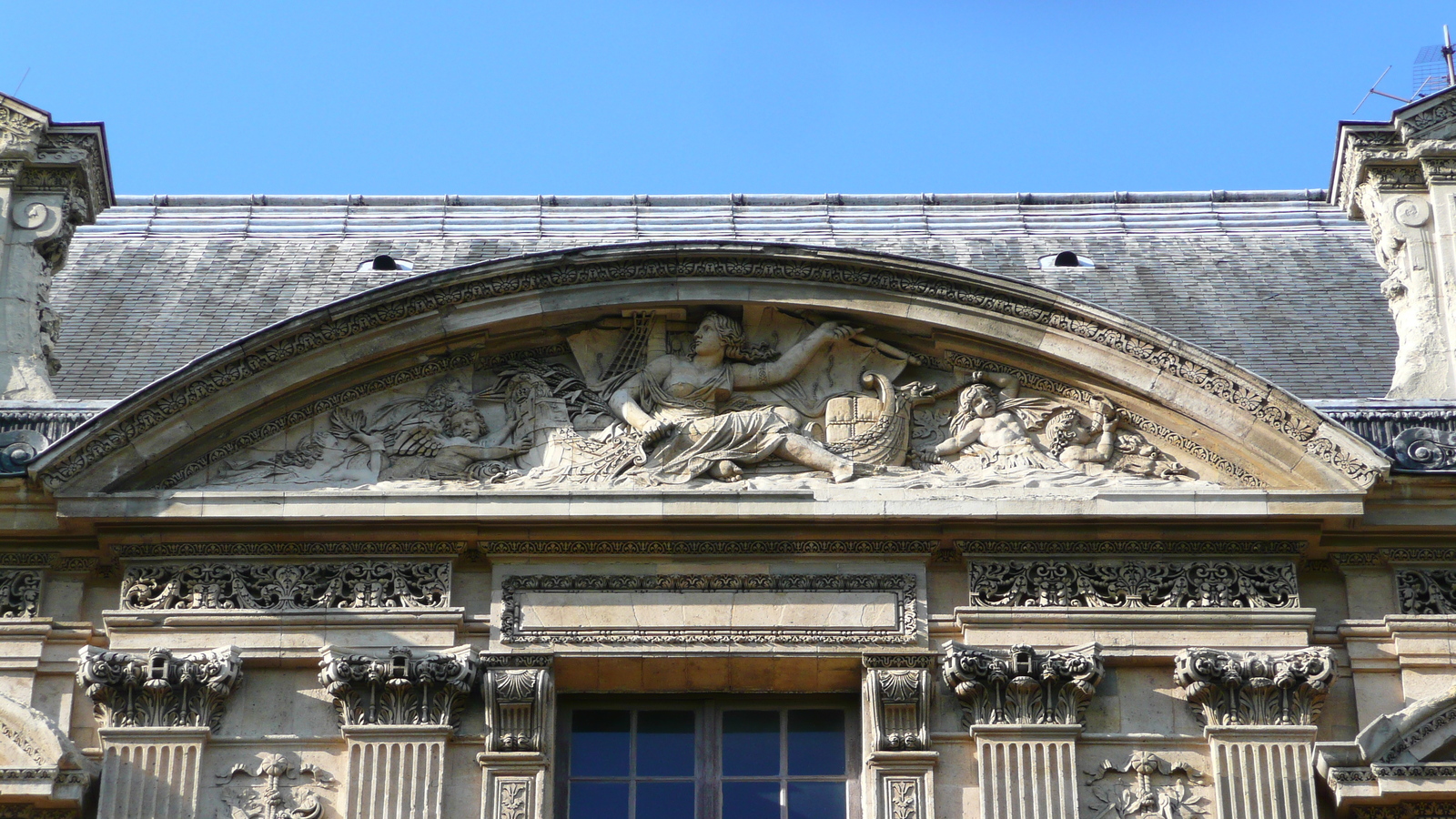 รูปถ่าย ฝรั่งเศส(France) ปารีส(Paris) ลูฟว์(Louvre) ด้านหน้าพระราชวังลูฟวร์ริมแม่น้ำ(Riverside facade of Louvre) 2007-07 40
