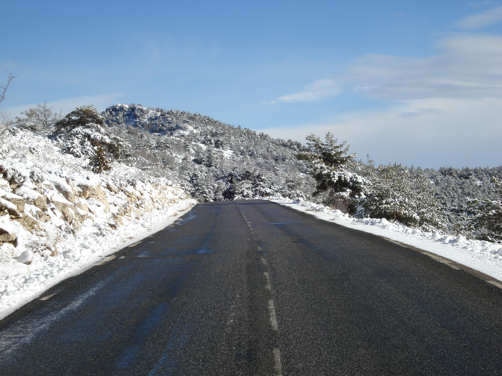 รูปถ่าย ฝรั่งเศส(France) ถนนจากกูร์เซกูลไปเกรโอลีแยร์-เล-เนจ(Coursegoule to Greolieres les neiges road) 2007-01 71