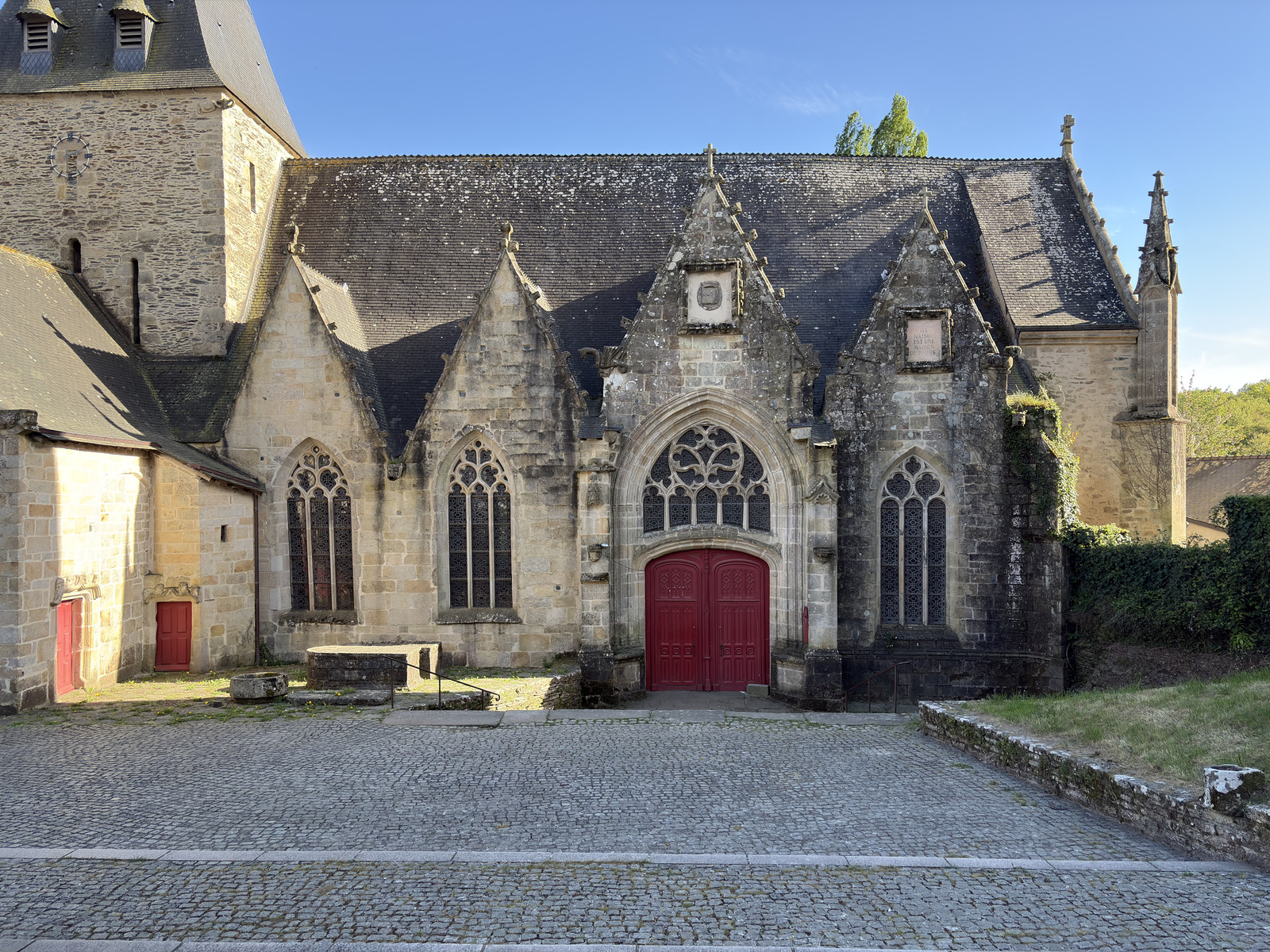 รูปถ่าย ฝรั่งเศส(France) รอชฟอร์-อ็อง-แตร์(Rochefort en terre) 2026-04 58