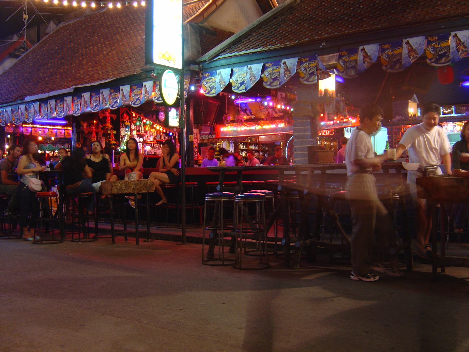 รูปถ่าย ไทย(Thailand) ภูเก็ต(Phuket) ป่าตอง(Patong) สีสันกลางคืน(night) 2005-12 25