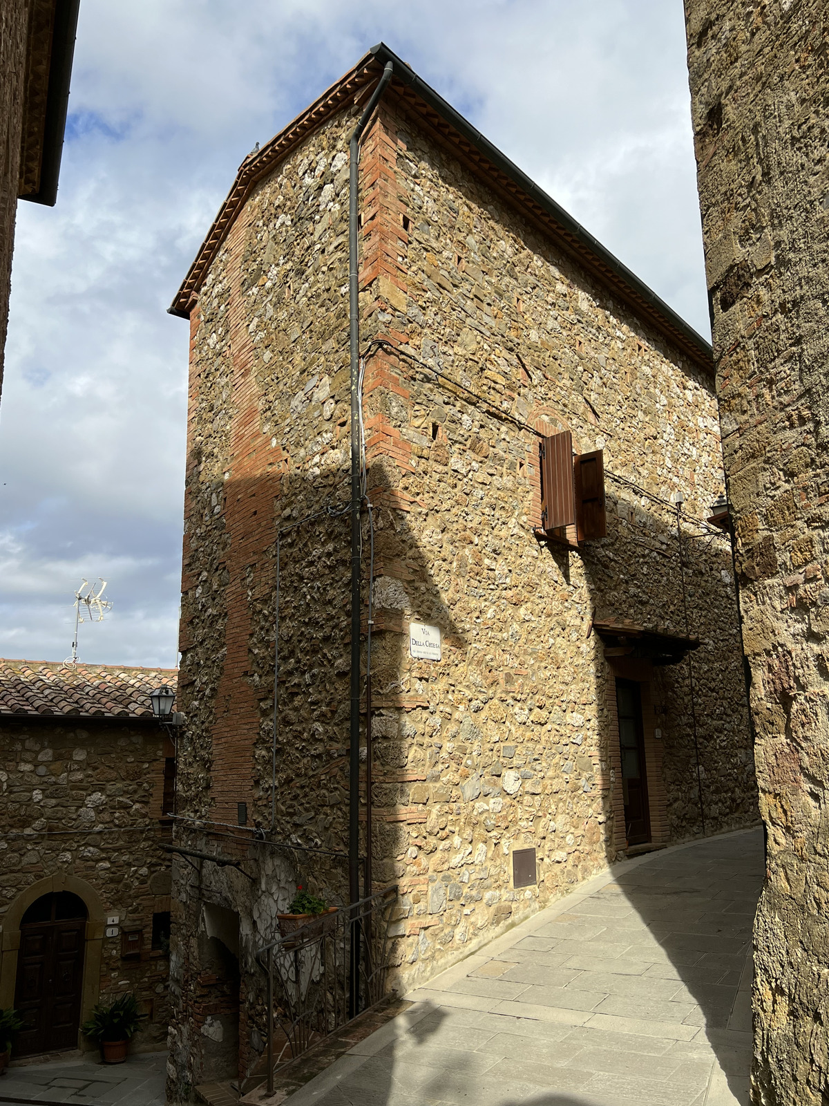 รูปถ่าย อิตาลี(Italy) ลาซัสซา(La Sassa) 2021-09 29
