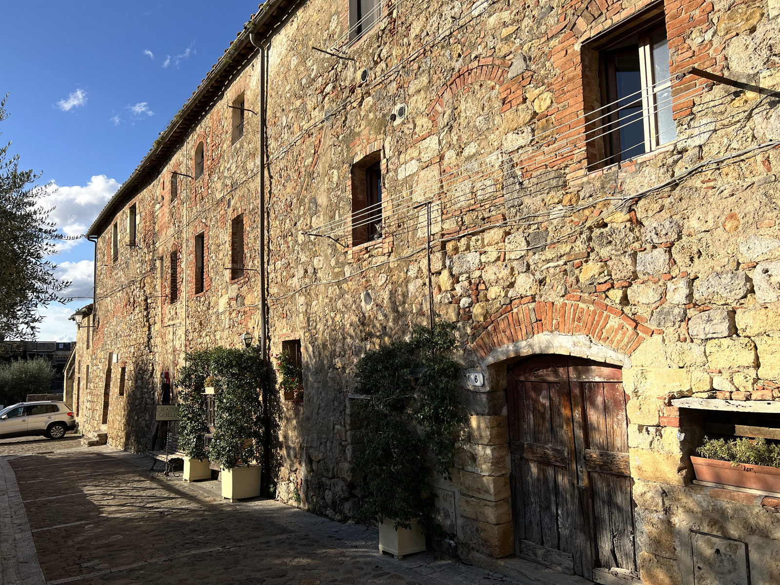 รูปถ่าย อิตาลี(Italy) มงเตอร์ริกกิโอนี(Monteriggioni) 2021-09 15