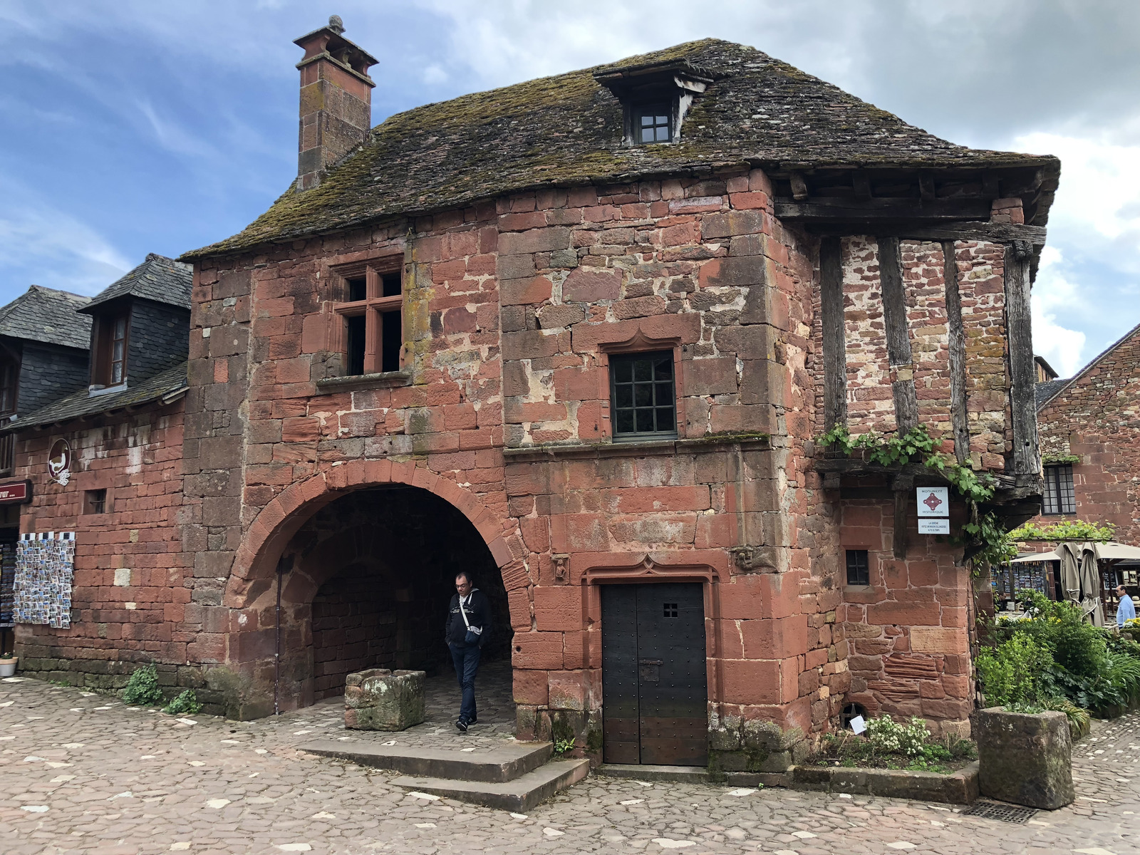 รูปถ่าย ฝรั่งเศส(France) กอลงฌ์-ลา-รูฌ(Collonges la Rouge) 2018-04 119