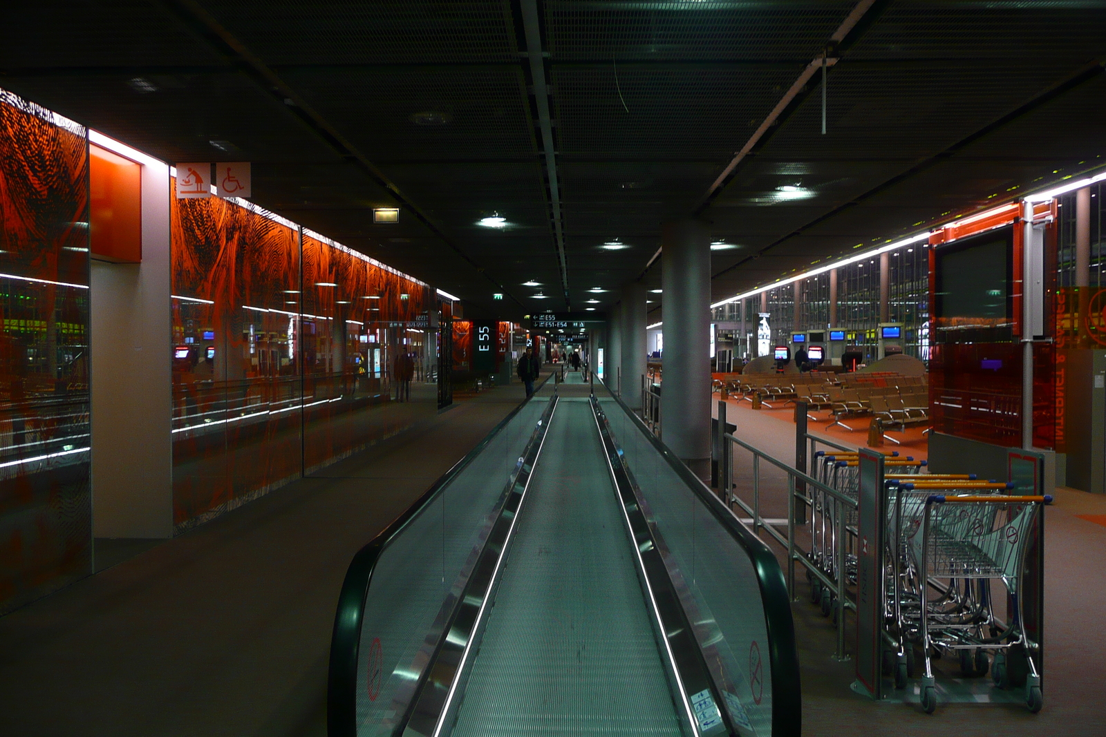 รูปถ่าย ฝรั่งเศส(France) ท่าอากาศยานปารีส-ชาร์ล-เดอ-โกล(Paris Charles de Gaulle Airport) 2007-12 4