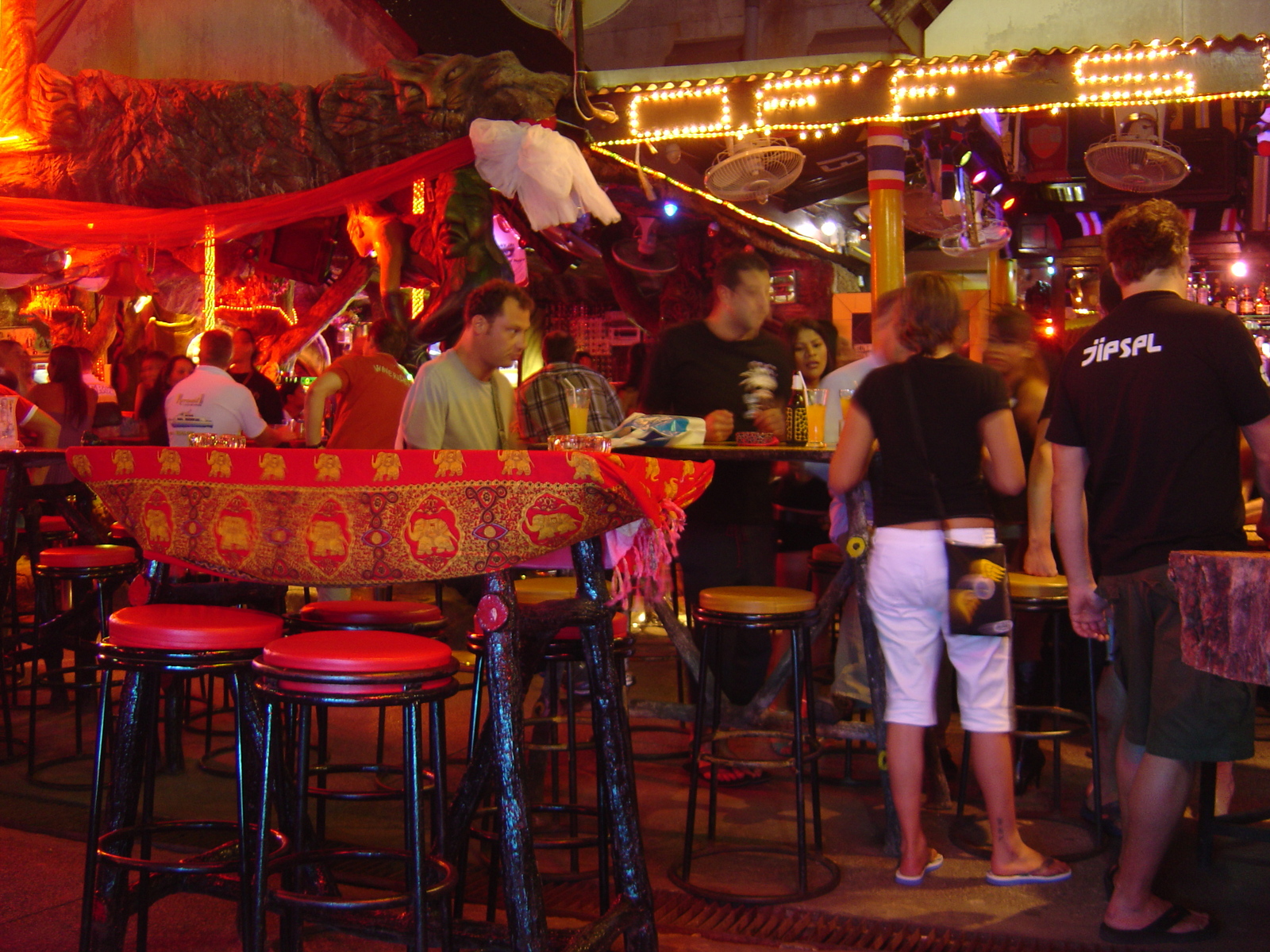 รูปถ่าย ไทย(Thailand) ภูเก็ต(Phuket) ป่าตอง(Patong) สีสันกลางคืน(night) 2005-12 11