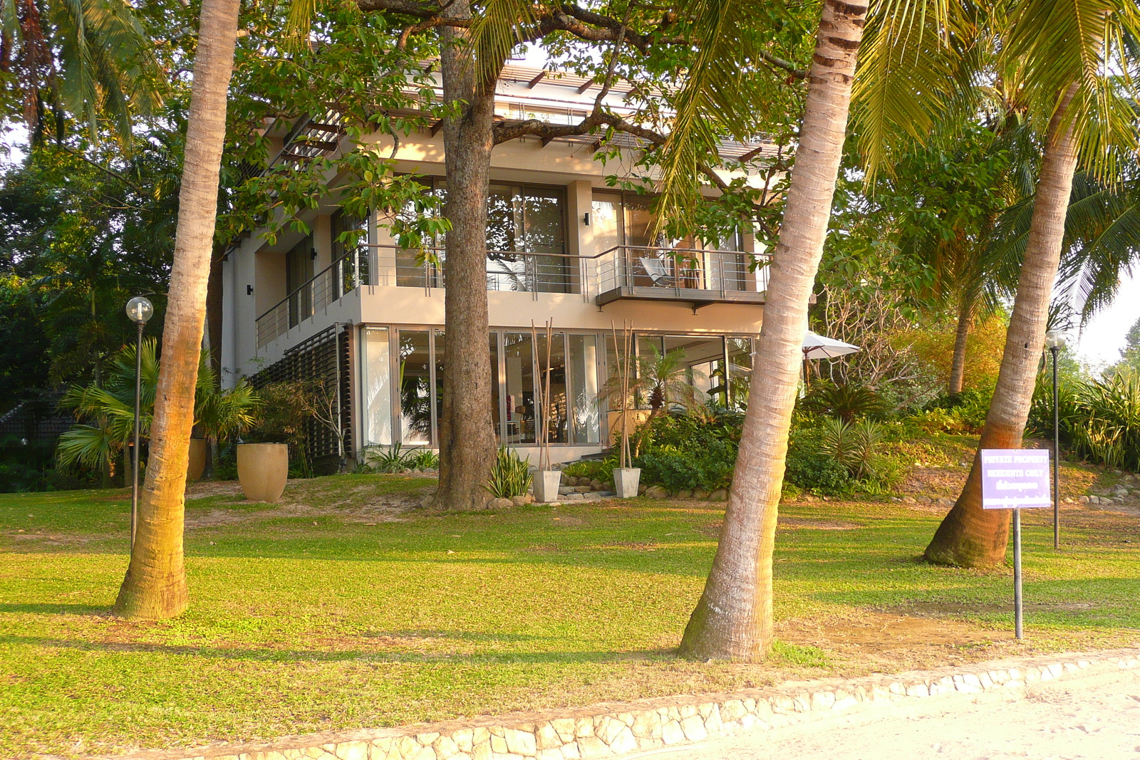 รูปถ่าย ไทย(Thailand) ชลบุรี(Chonburi) หาดซันไชน์(Sunshine beach) 2008-01 0