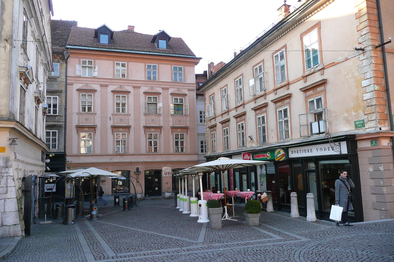 รูปถ่าย สโลวีเนีย(Slovenia) ลีอูบลีอานา(Ljubljana) เมืองเก่า(Historic Centre) 2008-01 26