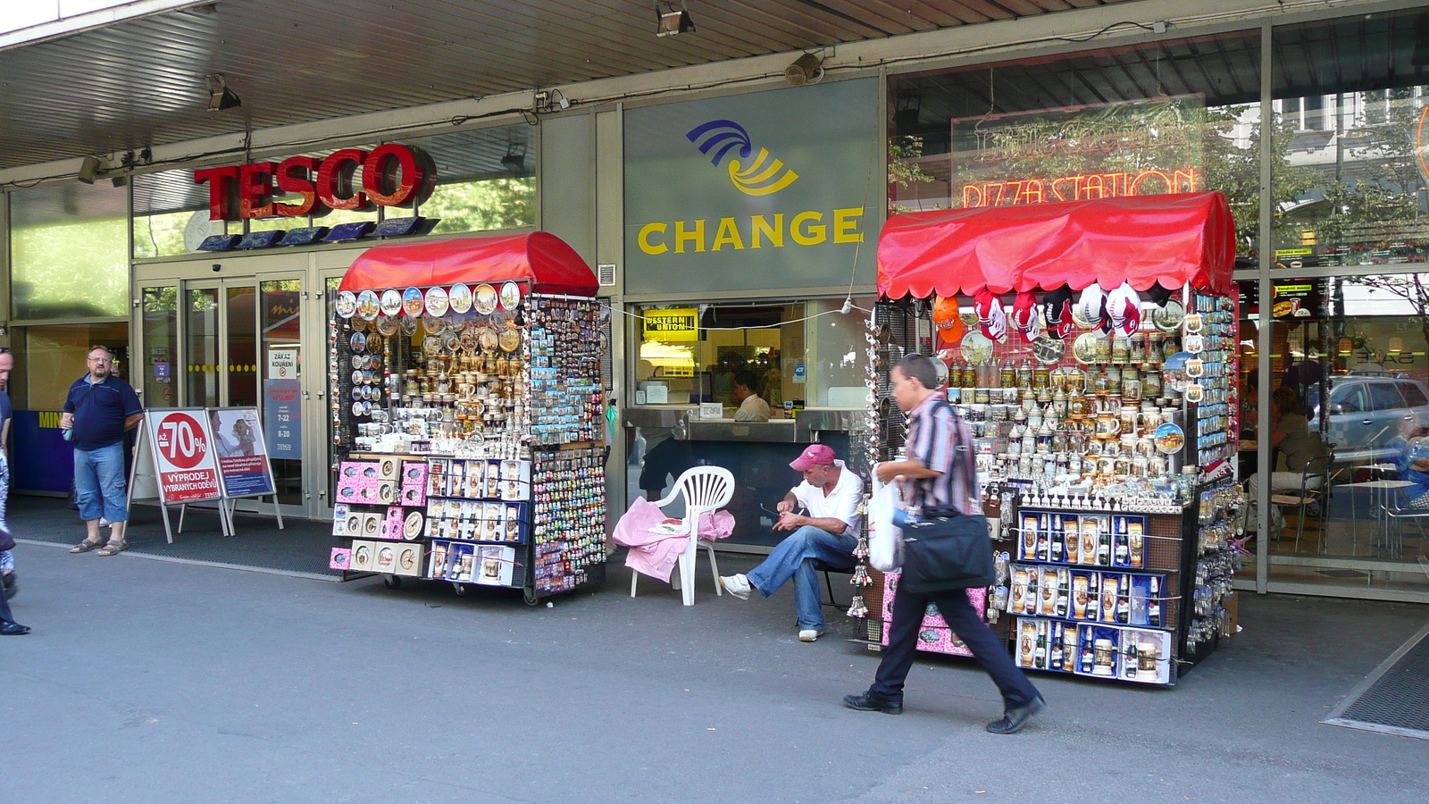 รูปถ่าย สาธารณรัฐเช็ก(Czech Republic) ปราก(Prague) นาโรดนี(Narodni) 2007-07 40
