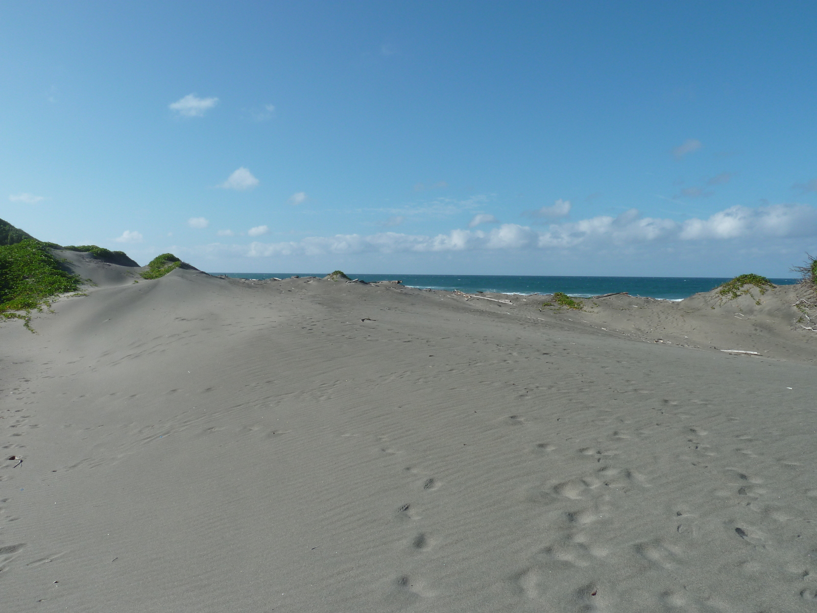 รูปถ่าย ฟิจิ(Fiji) อุทยานแห่งชาติเนินทรายซิงกาโตกา(Sigatoka sand dunes national park) 2010-05 26