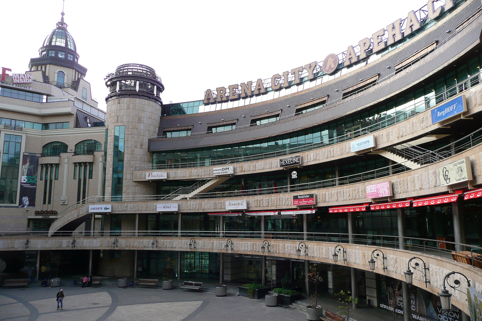 รูปถ่าย ยูเครน(Ukraine) เคียฟ(Kiev) ศูนย์การค้าอารีนาซิตี(Arena city) 2007-11 21