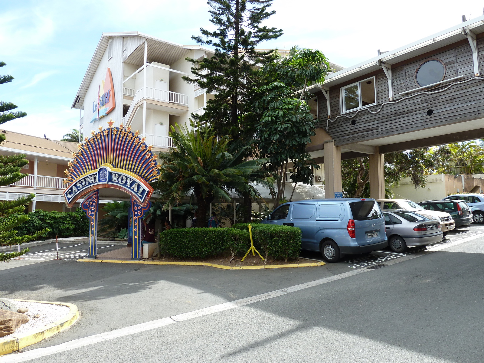 รูปถ่าย นิวแคลิโดเนีย(New Caledonia) โรงแรมเลอเซิร์ฟ นูเมอา(Le Surf Hotel Noumea) 2010-05 12
