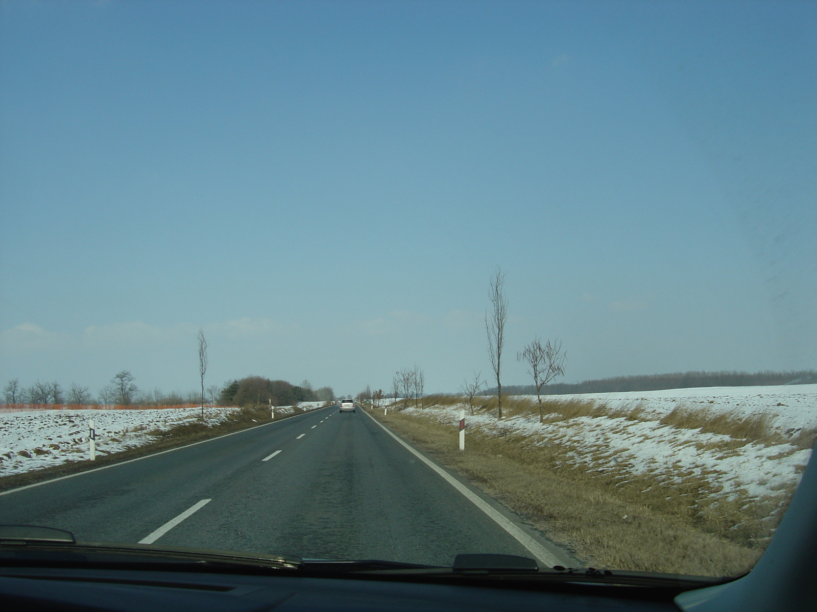 รูปถ่าย ฮังการี(Hungary) ถนนจากเปชไปบูดาเปสต์(Pecs to Budapest Road) 2005-03 10