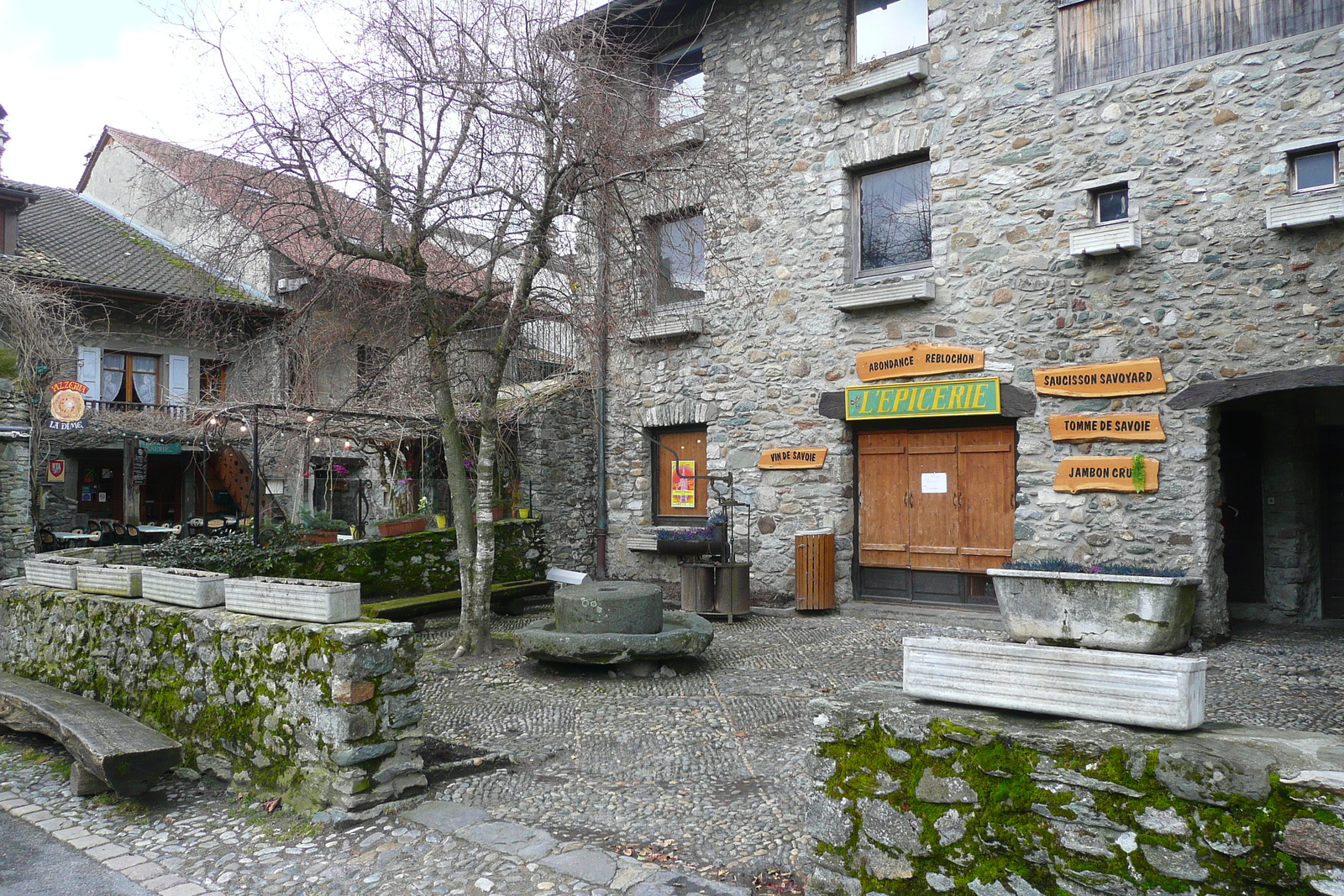 รูปถ่าย ฝรั่งเศส(France) อีวัวเรอ(Yvoire) 2010-02 27
