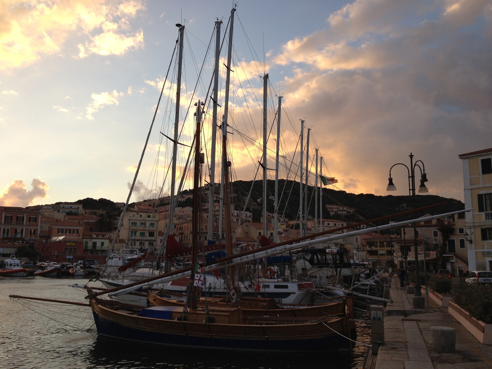 รูปถ่าย อิตาลี(Italy) ลามัดดาเลนา(La Maddalena) 2012-09 12