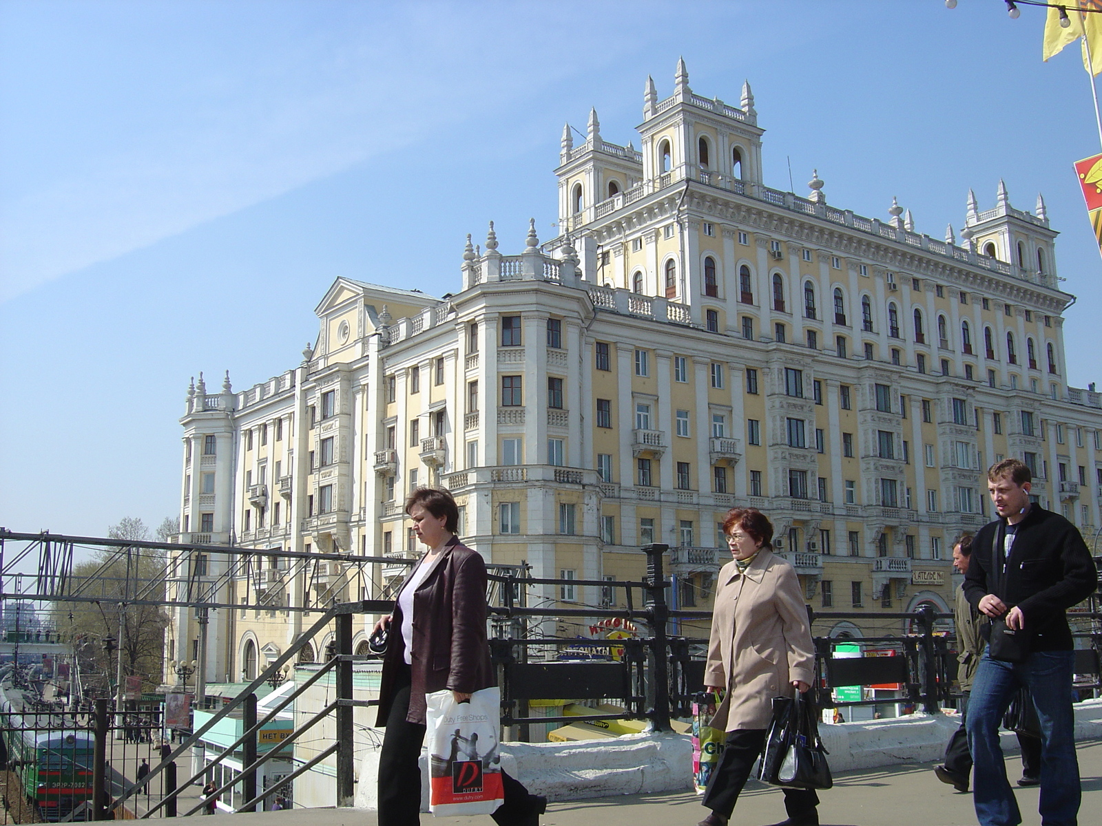 รูปถ่าย รัสเซีย(Russia) มอสโก(Moscow) ถนนตแวร์สกายา(Tverskaya Street) 2005-04 45