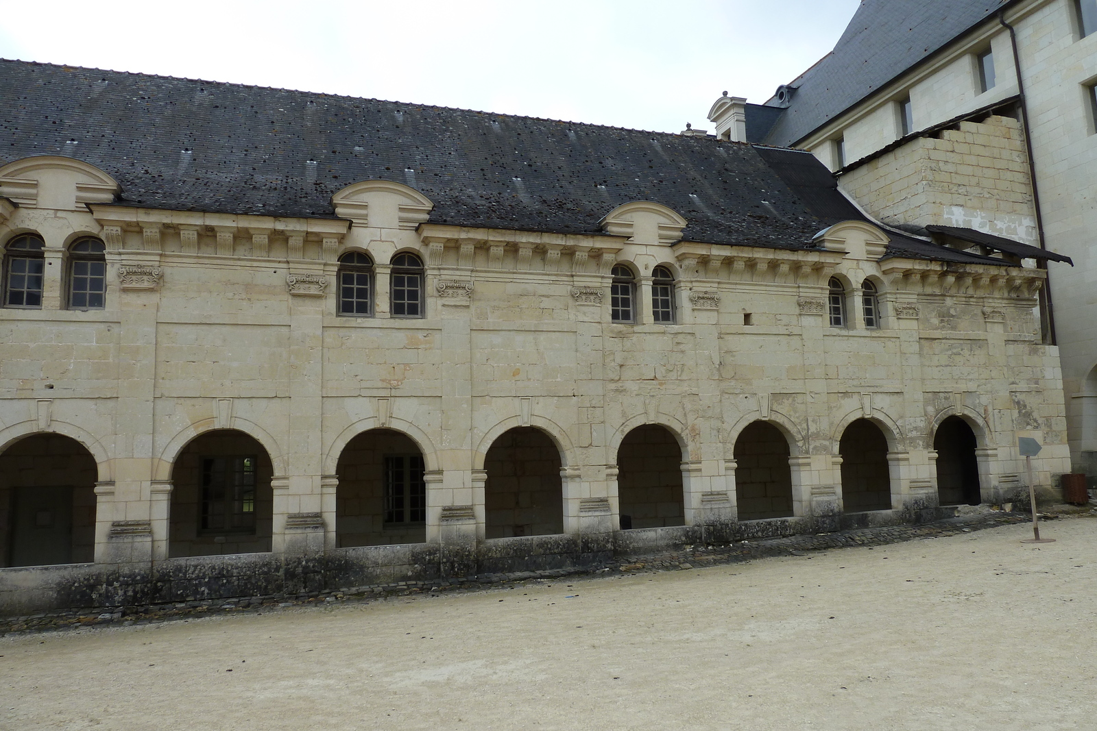 รูปถ่าย ฝรั่งเศส(France) ฟงเตอโวร์(Fontevraud) 2011-05 101
