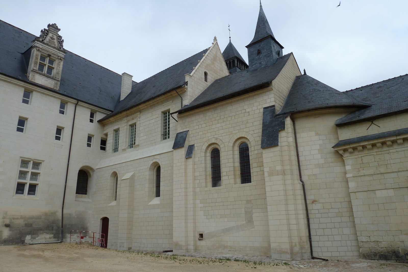 รูปถ่าย ฝรั่งเศส(France) ฟงเตอโวร์(Fontevraud) 2011-05 163
