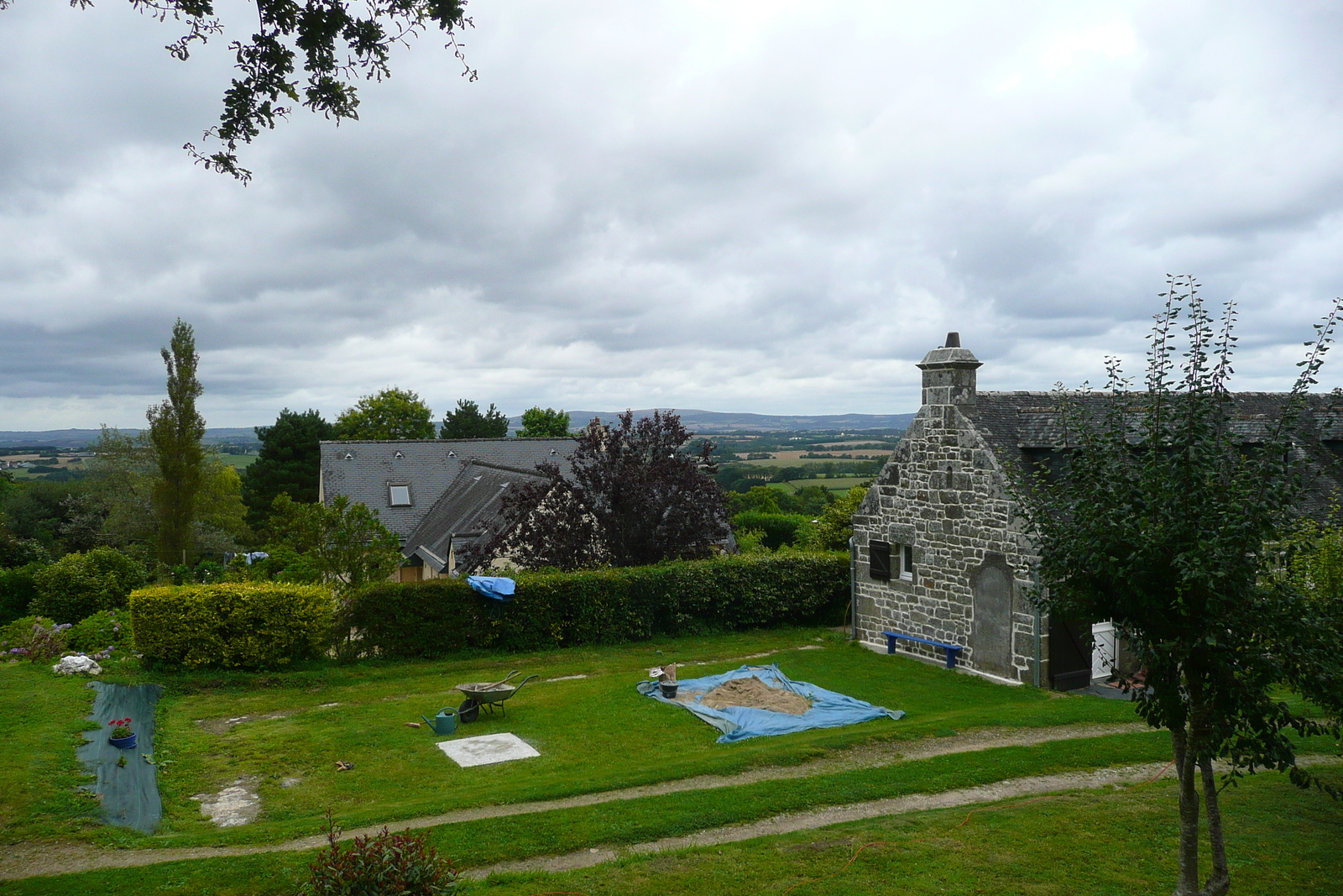 รูปถ่าย ฝรั่งเศส(France) ล็อกโรน็อง(Locronan) 2008-07 1