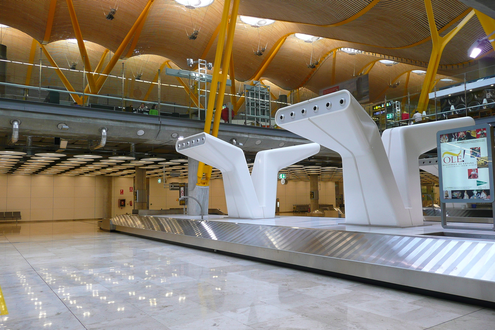 รูปถ่าย สเปน(Spain) มาดริค(Madrid) ท่าอากาศยานบาราคัส(Barajas Airport) 2007-09 64