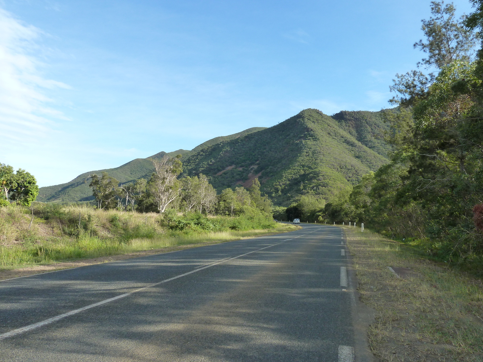 รูปถ่าย นิวแคลิโดเนีย(New Caledonia) ถนนจากตงตูตาไปทีโอ(Tontouta to Thio road) 2010-05 39