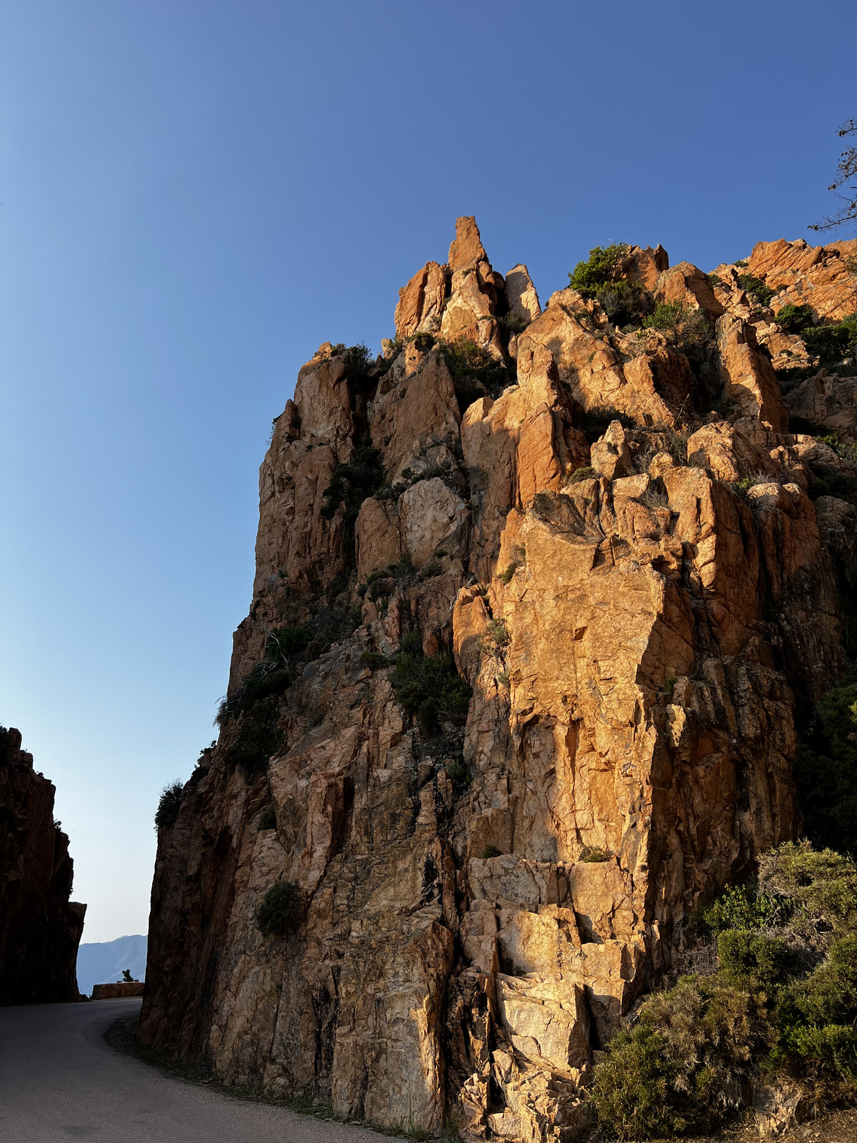 รูปถ่าย ฝรั่งเศส(France) คอร์สิคา(Corsica) หน้าผากาลังก์เดอเปียนา(Calanques de Piana) 2023-06 18