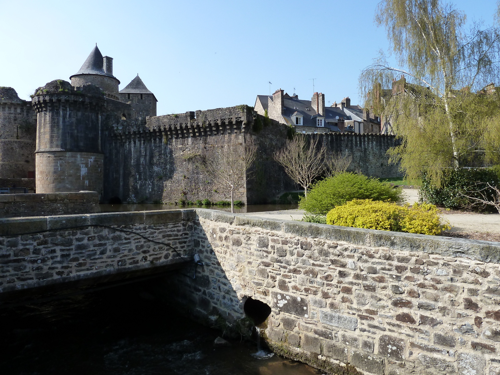 รูปถ่าย ฝรั่งเศส(France) ฟูแฌร์(Fougeres) 2010-04 99
