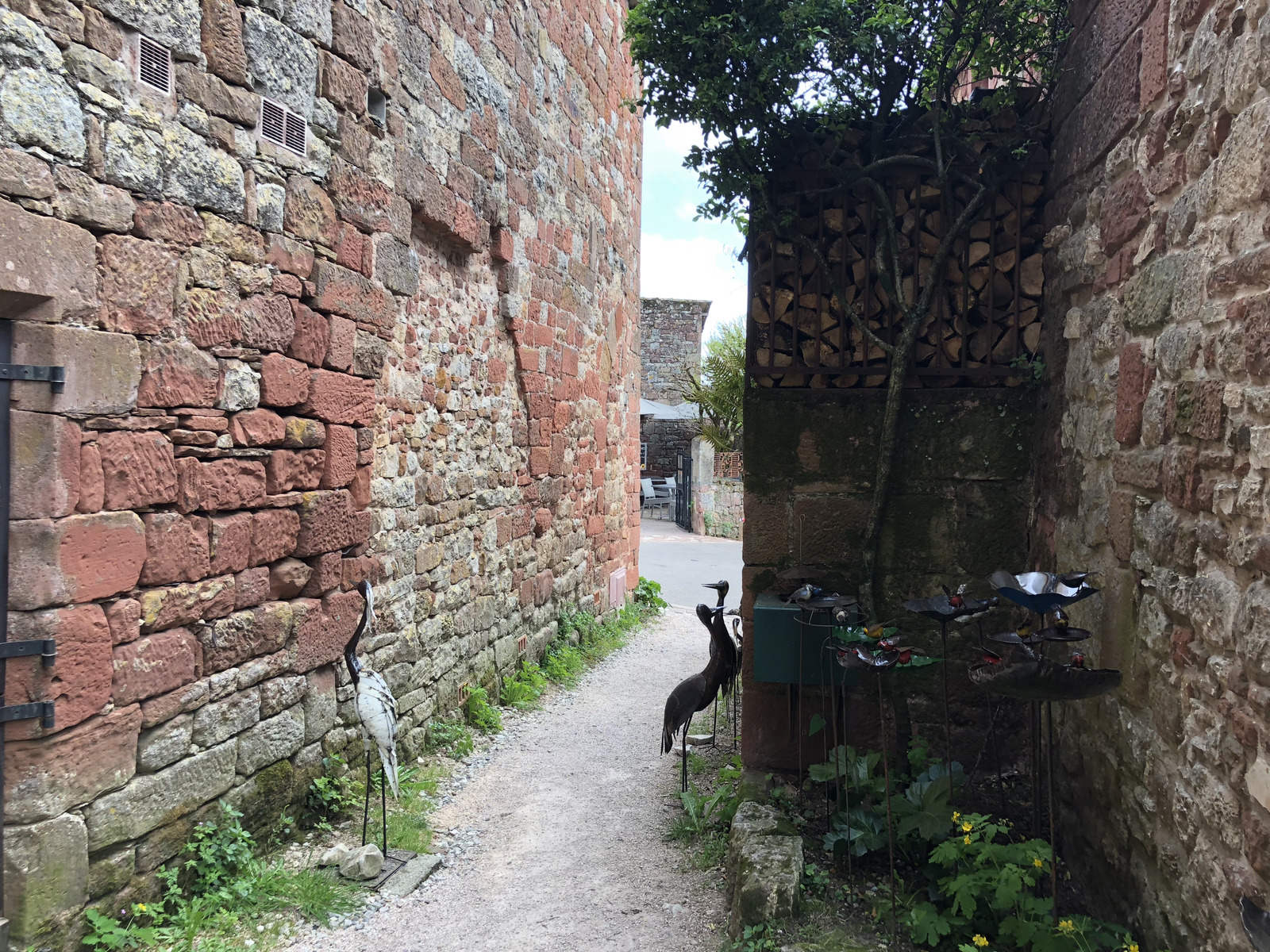 รูปถ่าย ฝรั่งเศส(France) กอลงฌ์-ลา-รูฌ(Collonges la Rouge) 2018-04 85
