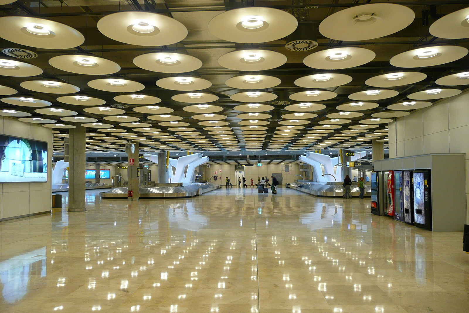 รูปถ่าย สเปน(Spain) มาดริค(Madrid) ท่าอากาศยานบาราคัส(Barajas Airport) 2007-09 75