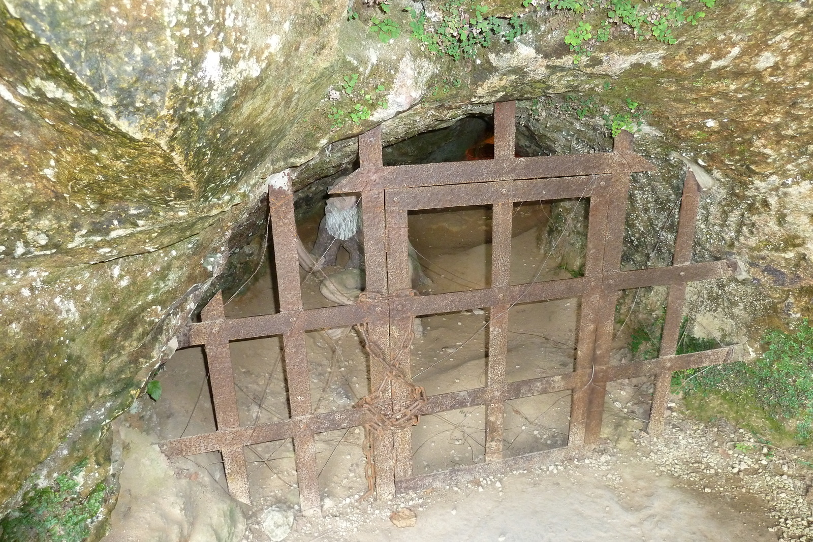 รูปถ่าย ฝรั่งเศส(France) ลาร็อกแซ็งคริสตอฟ(La Roque St Christophe) 2010-08 7