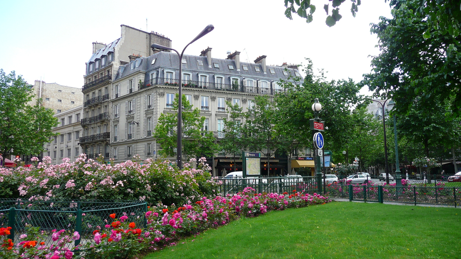 รูปถ่าย ฝรั่งเศส(France) ปารีส(Paris) คุ้มที่ 17 (17th Arrondissement) จัตุรัสแปแรร์(Place Pereire) 2007-05 10